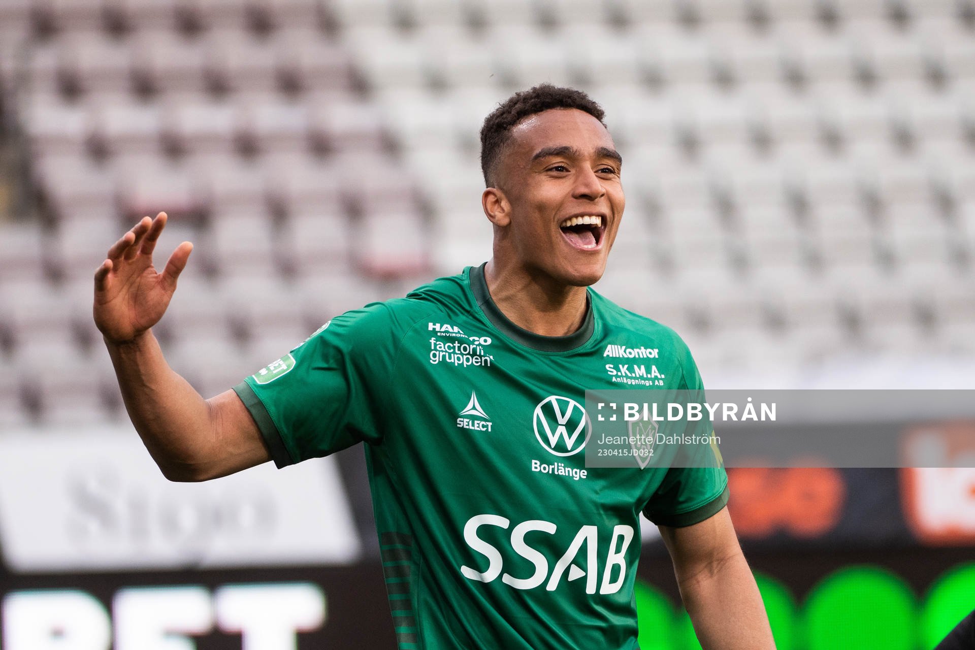 Brages Eirik Asante Gayi jublar