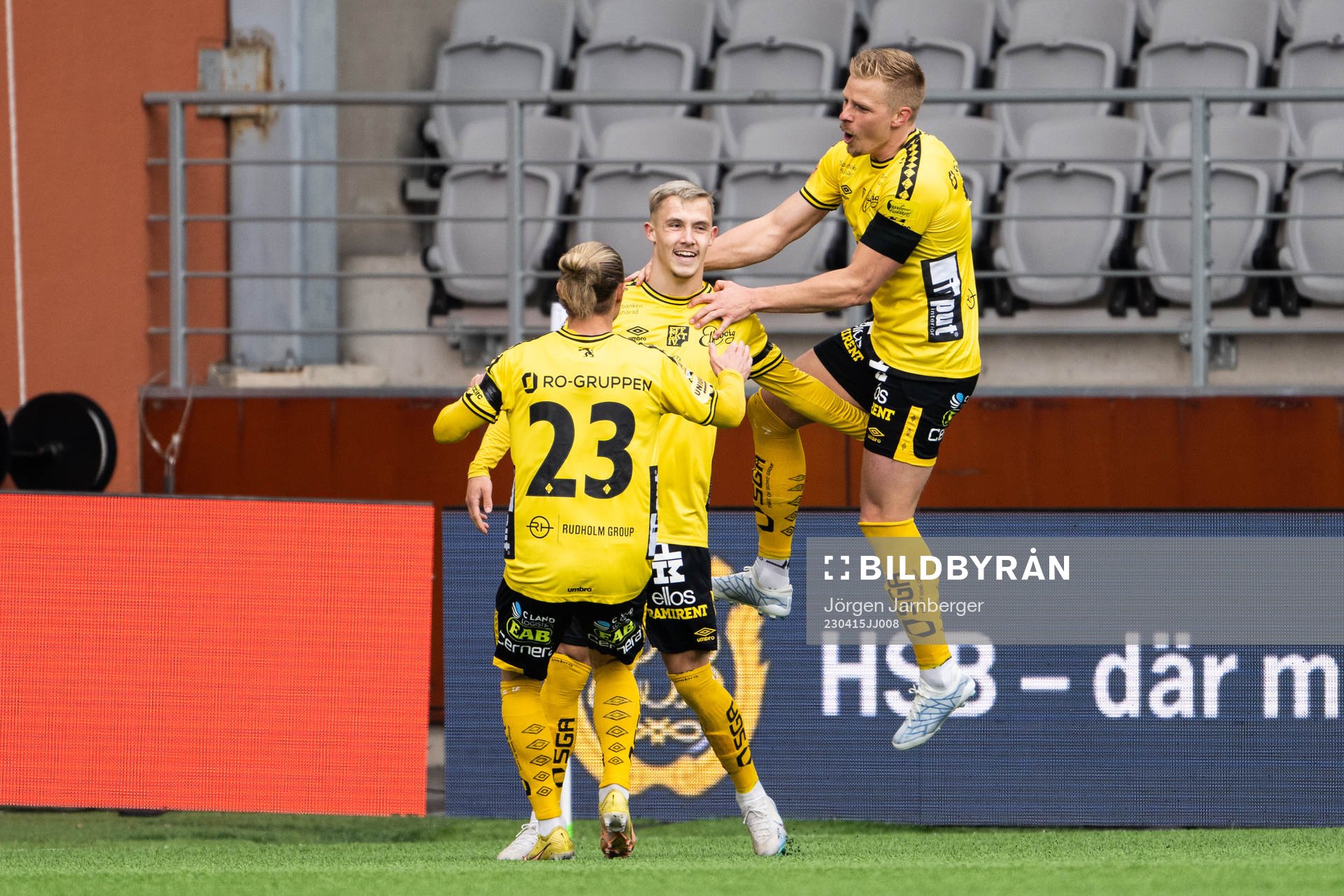 Elfsborgs Jacob Ondrejka jublar med lagkamrater