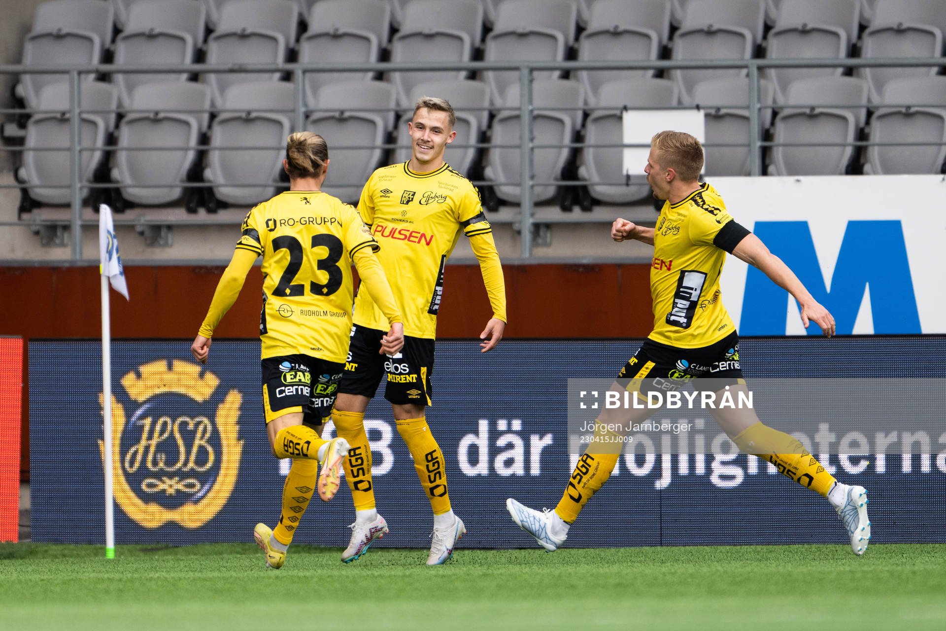 Elfsborgs Jacob Ondrejka jublar med lagkamrater