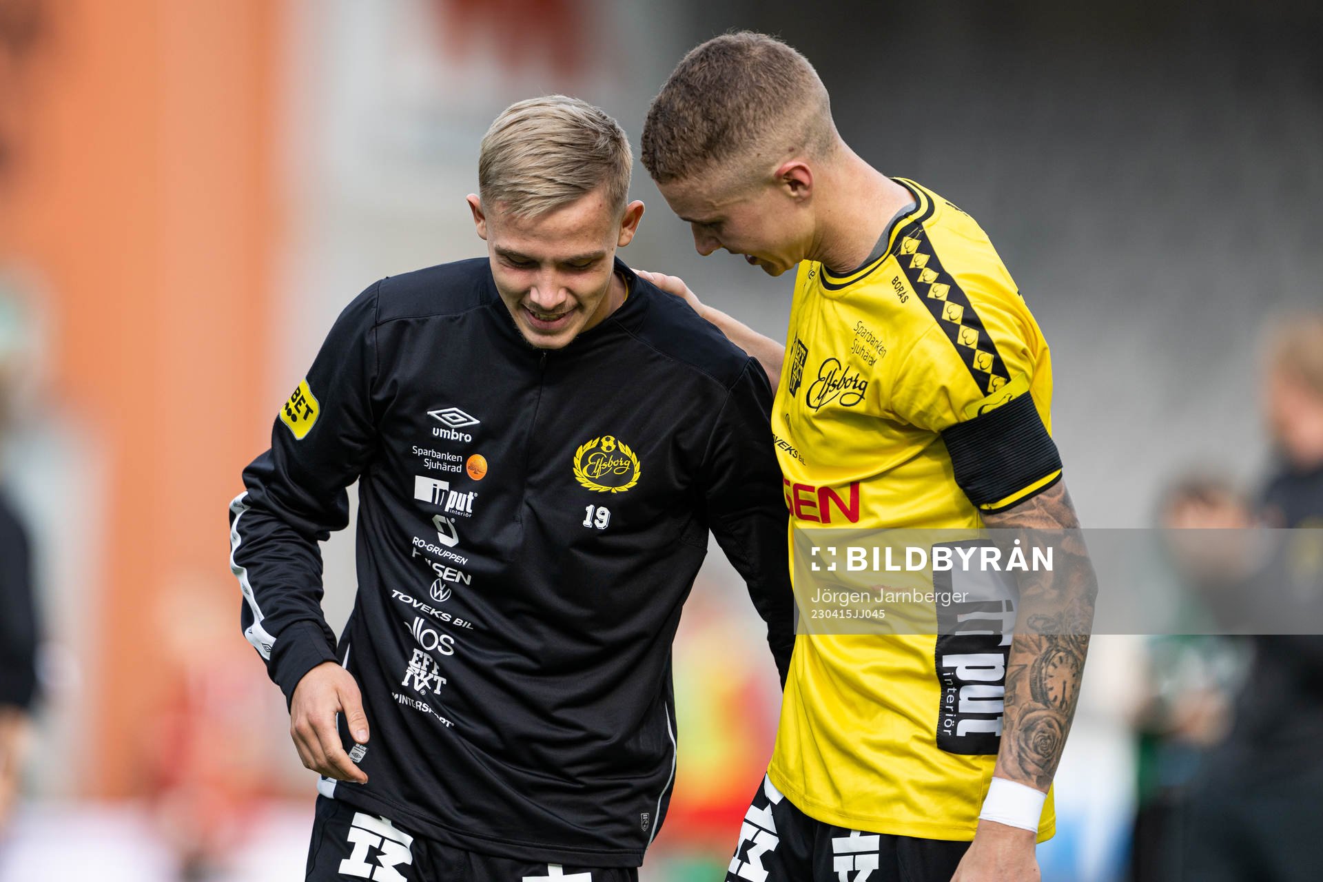 Elfsborgs Jacob Ondrejka och Andre Ibsen Rømer efter fotbollsmatchen i Allsvenskan mellan Elfsborg och Brommapojkarna den 15 april 2023 i Borås.
