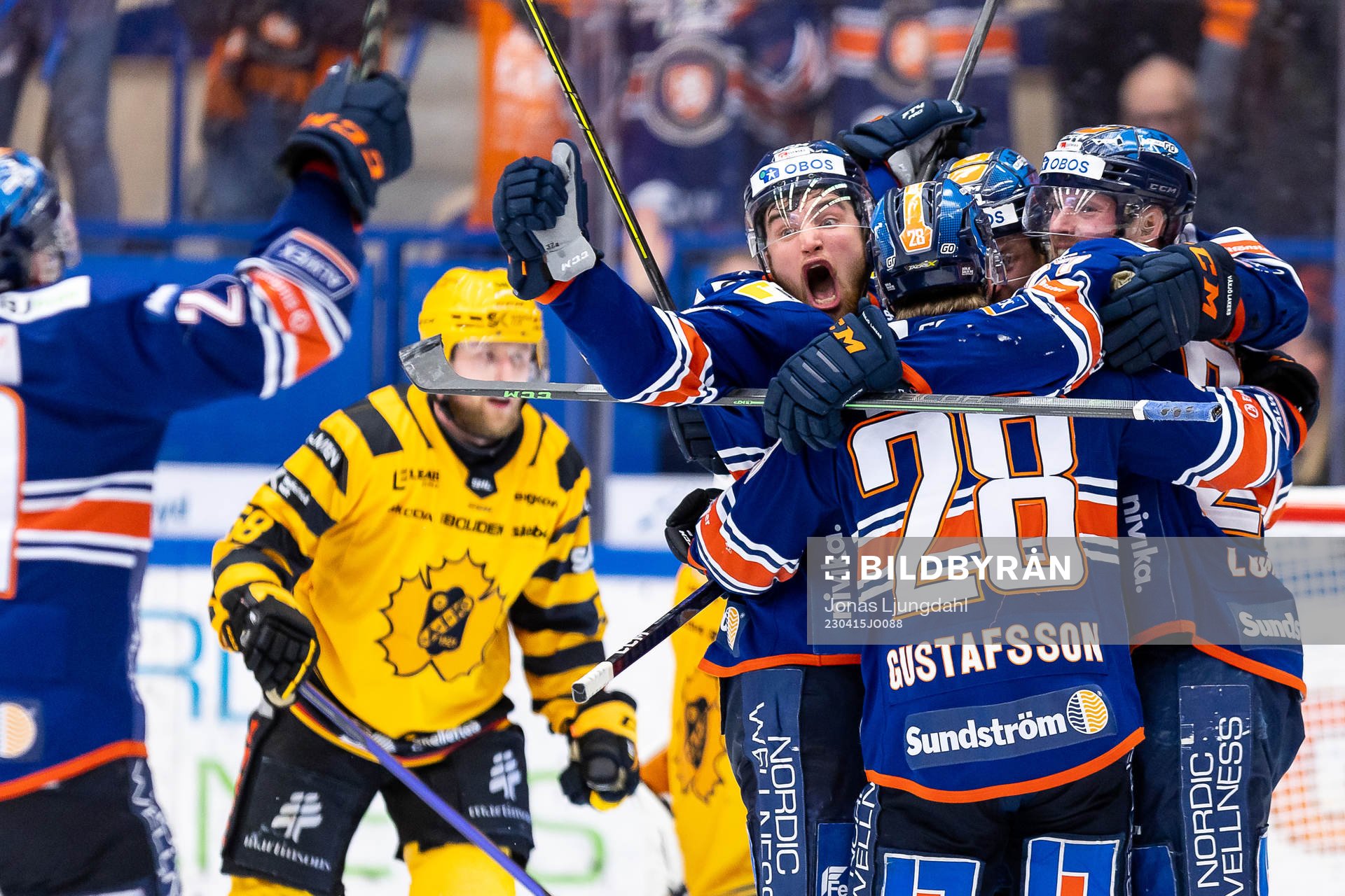 Växjös Glenn Gustafsson jublar