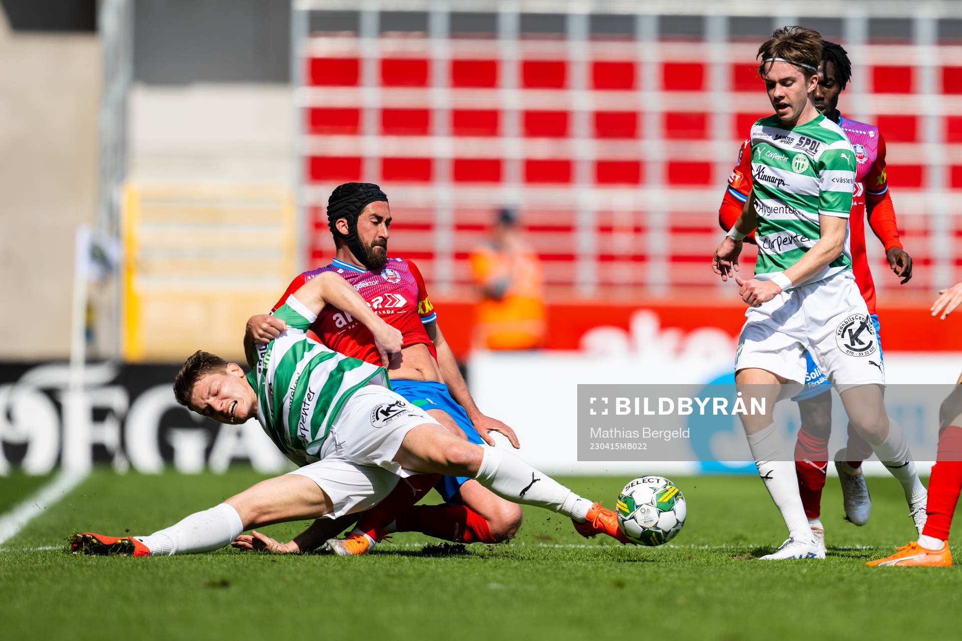 Västerås SKs Martin Gambos och Max Larsson mot