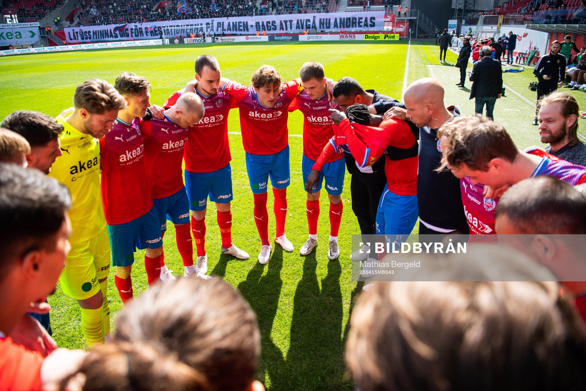 Helsingborgs spelare samlade inför fotbollsmatchen i Superettan mellan Helsingborg och Västerås SK den 15 april 2023 i Helsingborg.