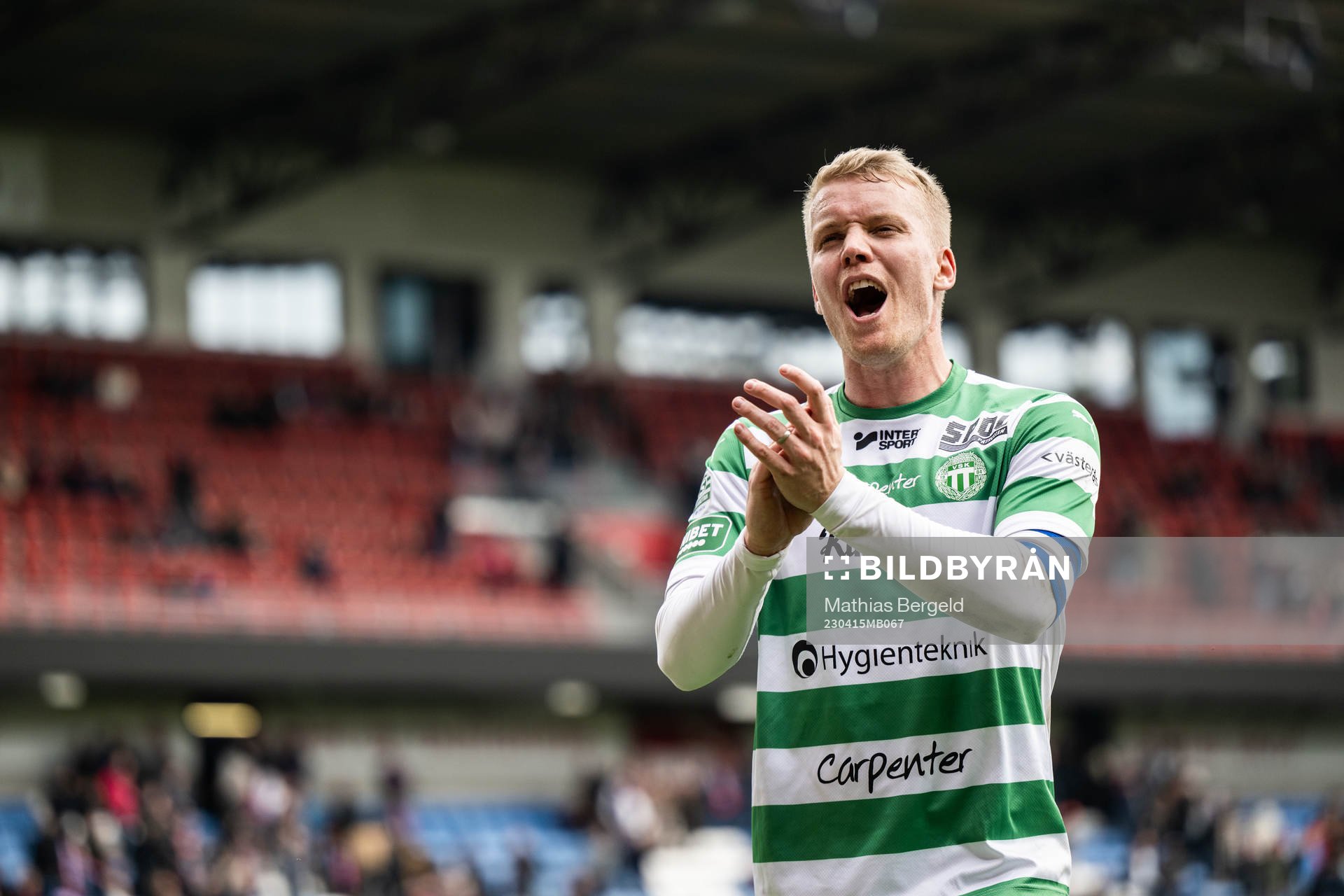 Västerås SKs Simon Johansson jublar