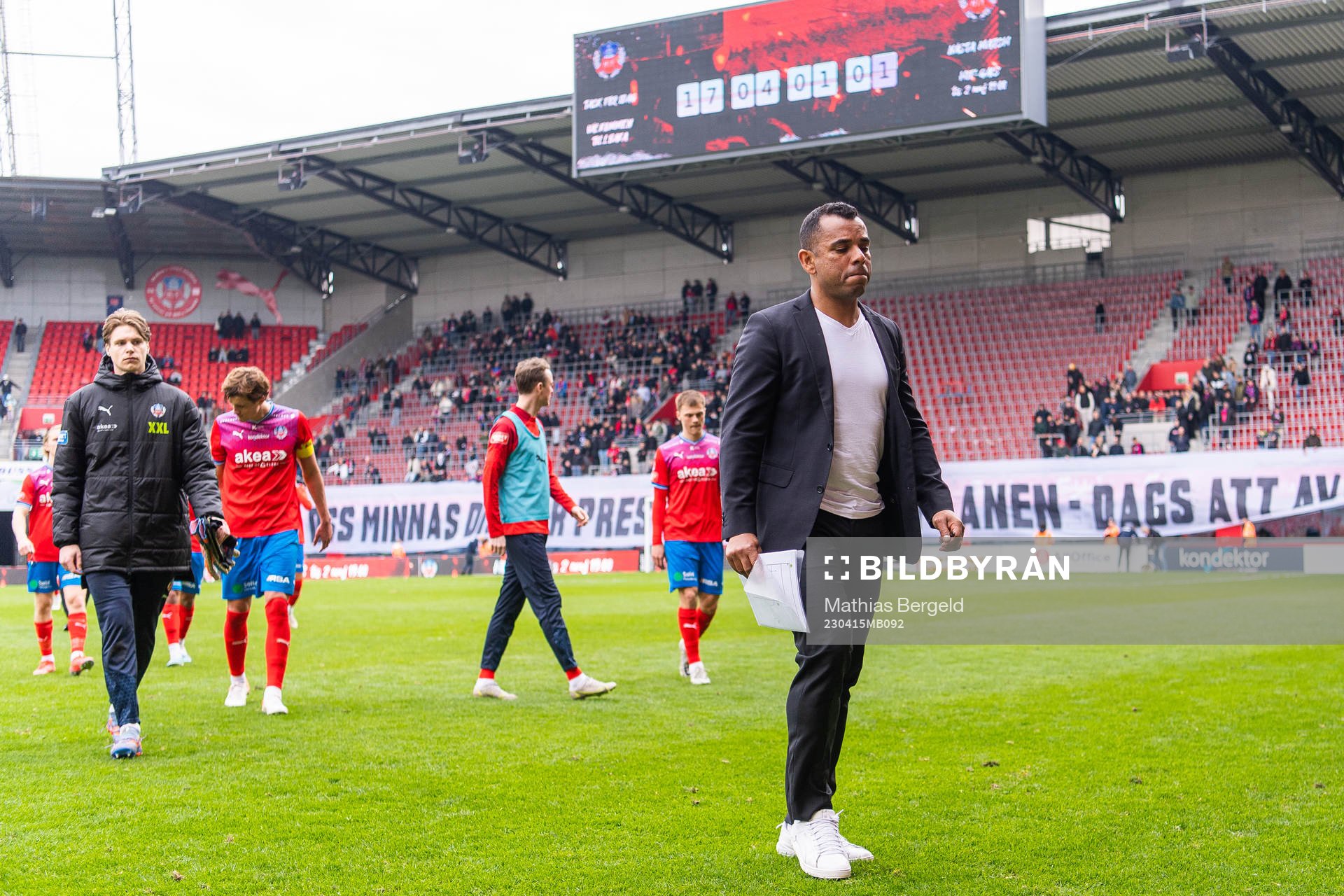 Helsingborgs tränare Alvaro Santos deppar