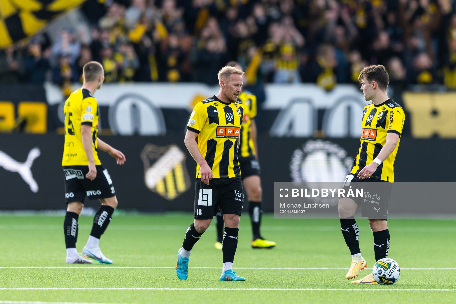 Häckens Mikkel Rygaard Jensen och Lars Olden Larsen deppar