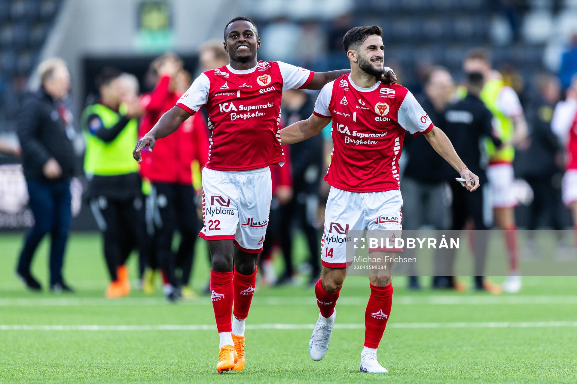 Kalmars Nahom Girmai Netabay och Noah Shamoun jublar