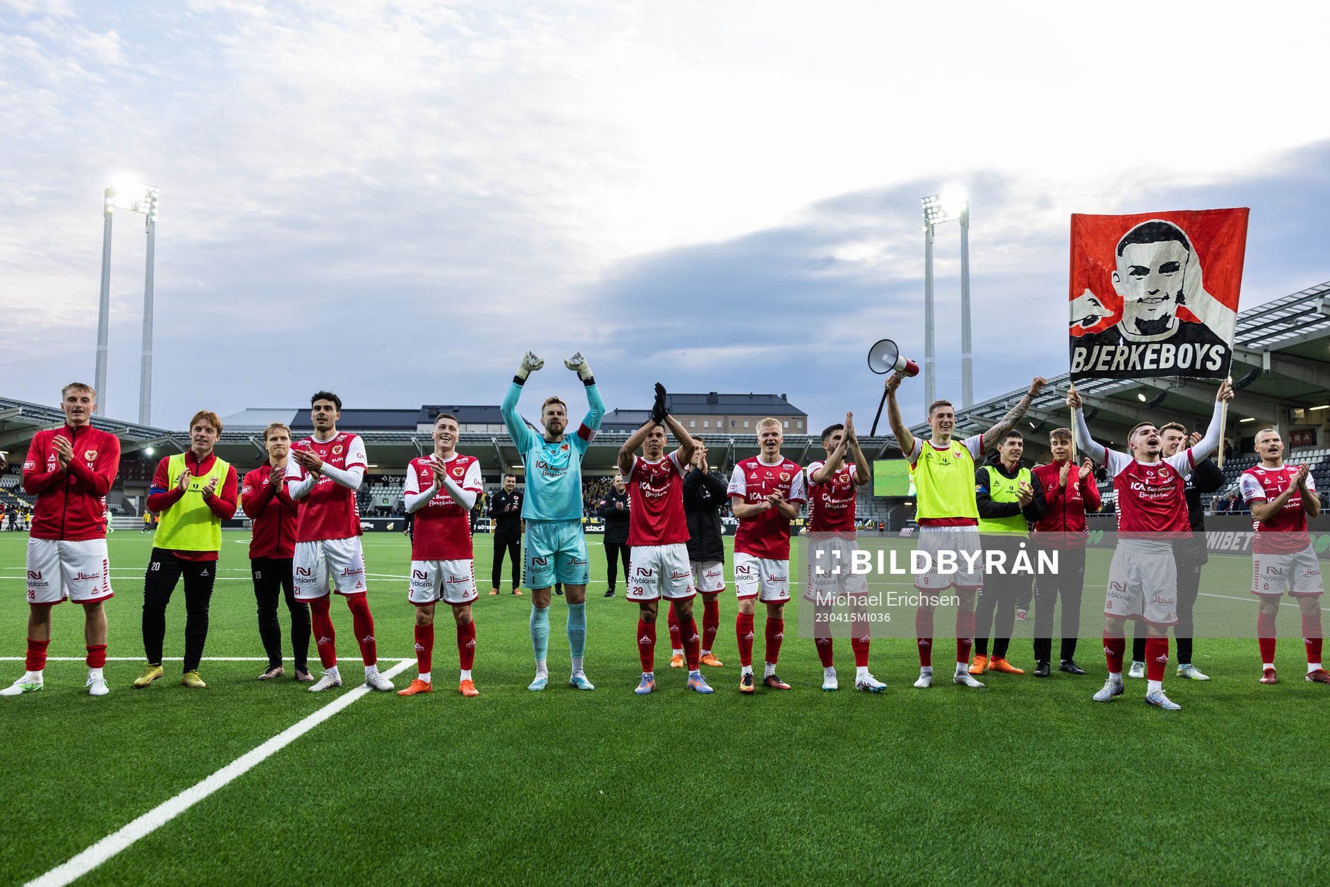 Kalmars spelare jublar