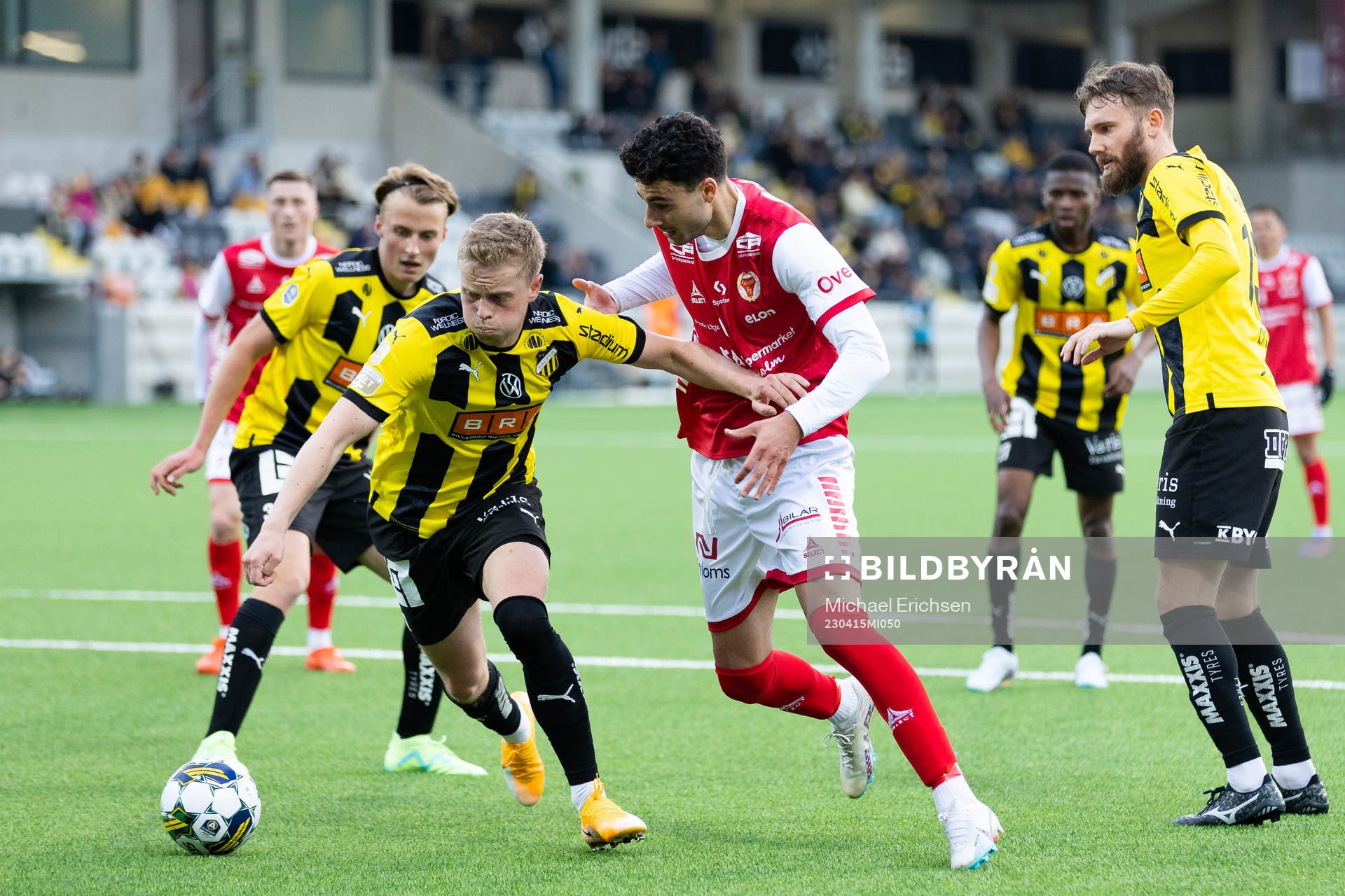 Häckens Tomas Olai Totland och Kalmars Deniz Hummet