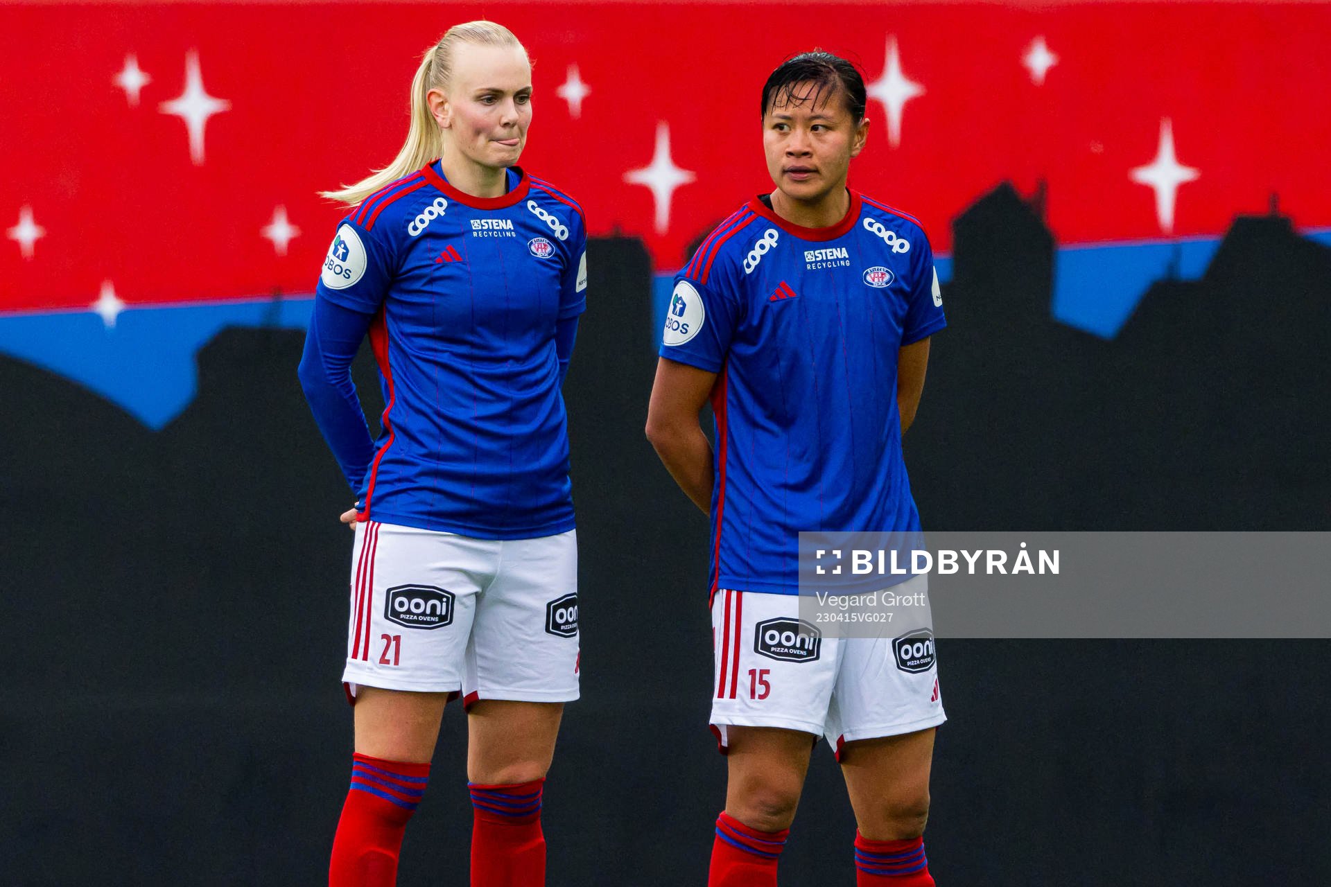 Karina Sævik and Ylinn Tennebø of Vålerenga