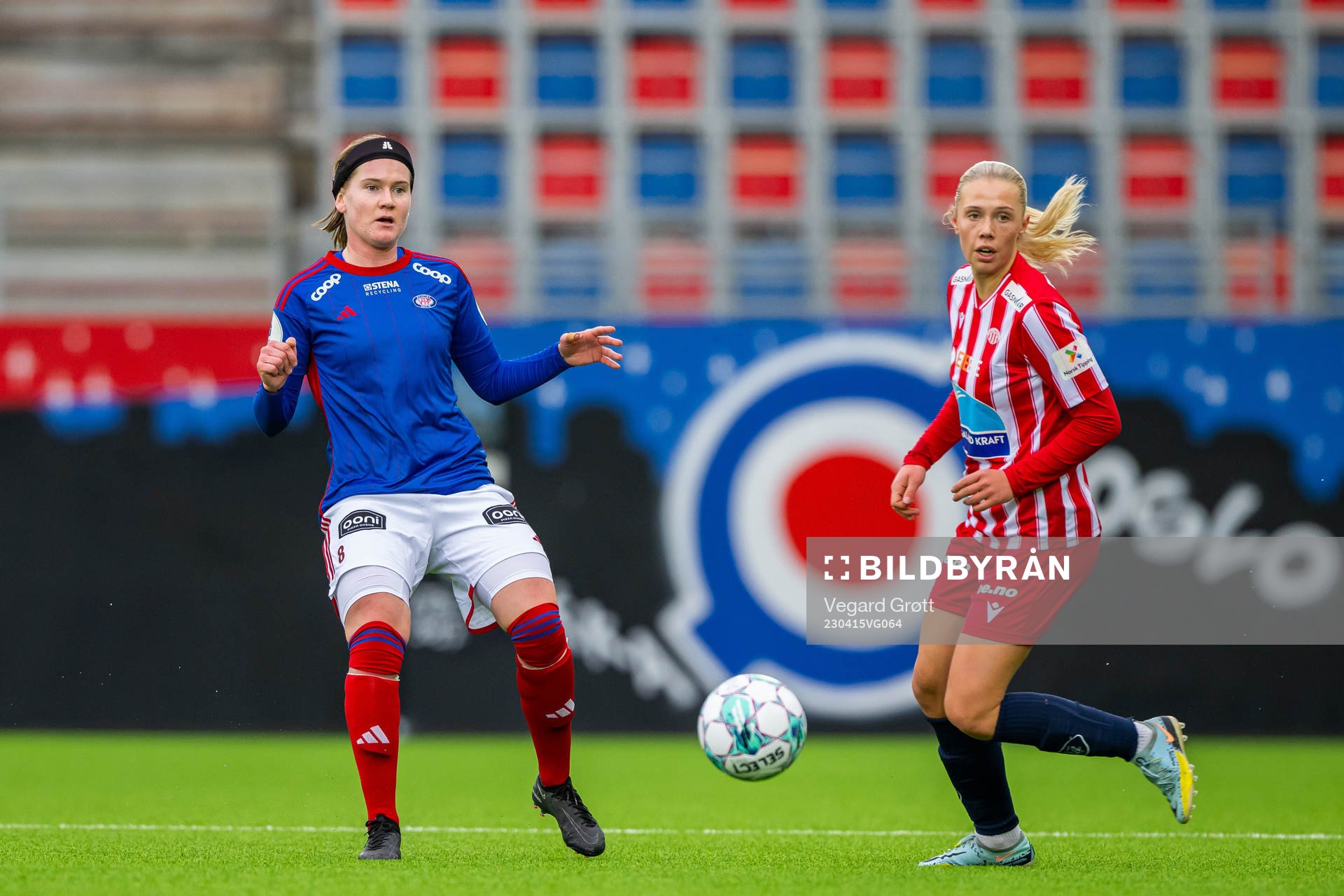 Linn Vickius of Vålerenga and Kristina Svandal of Avaldsnes