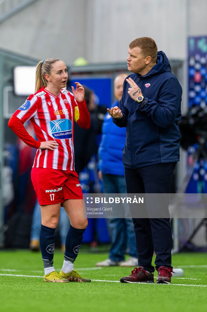 Hanna Dahl and John Arne Riise, head coach of Avaldsnes