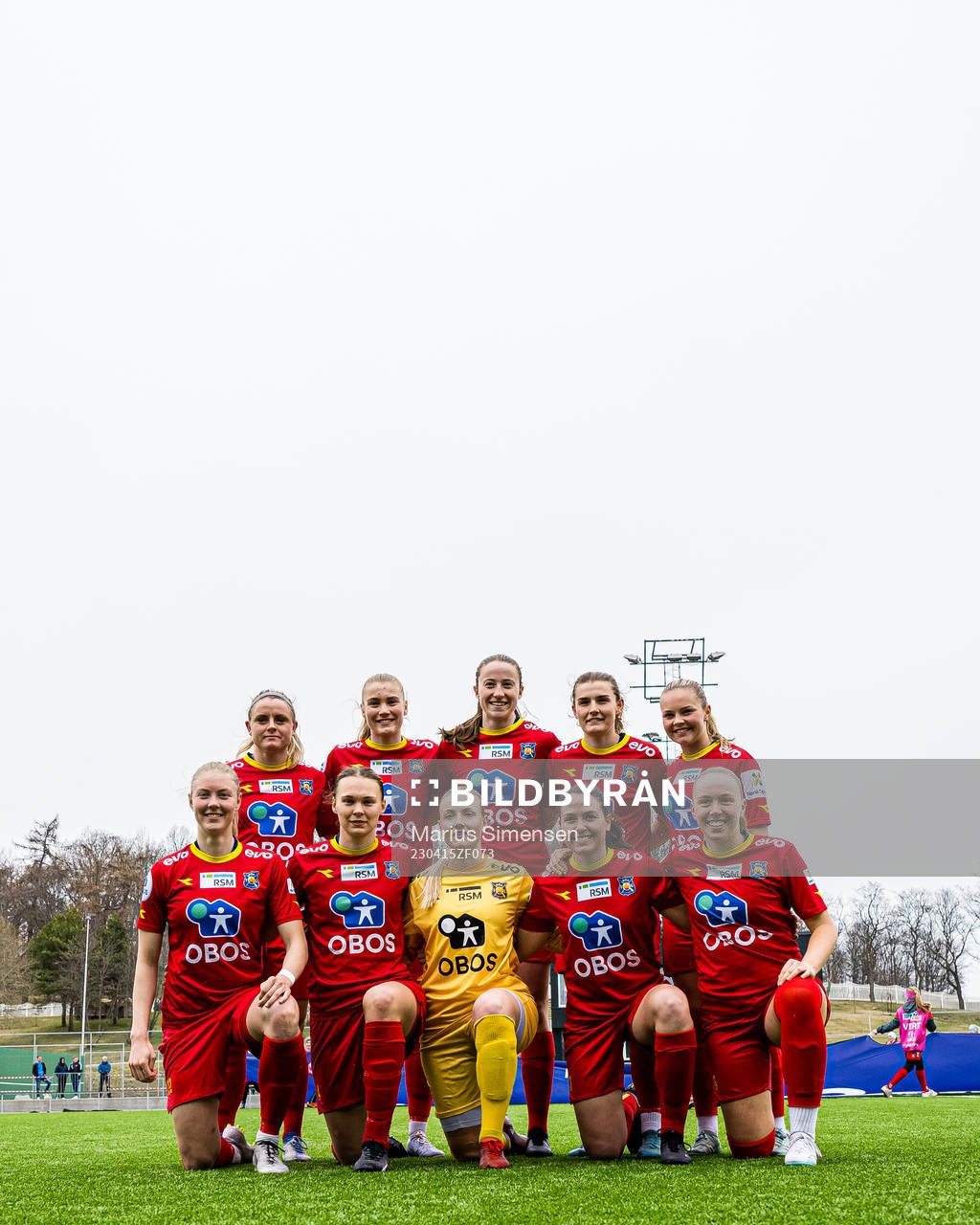 The starting eleven of Røa, from the top left; Kristin