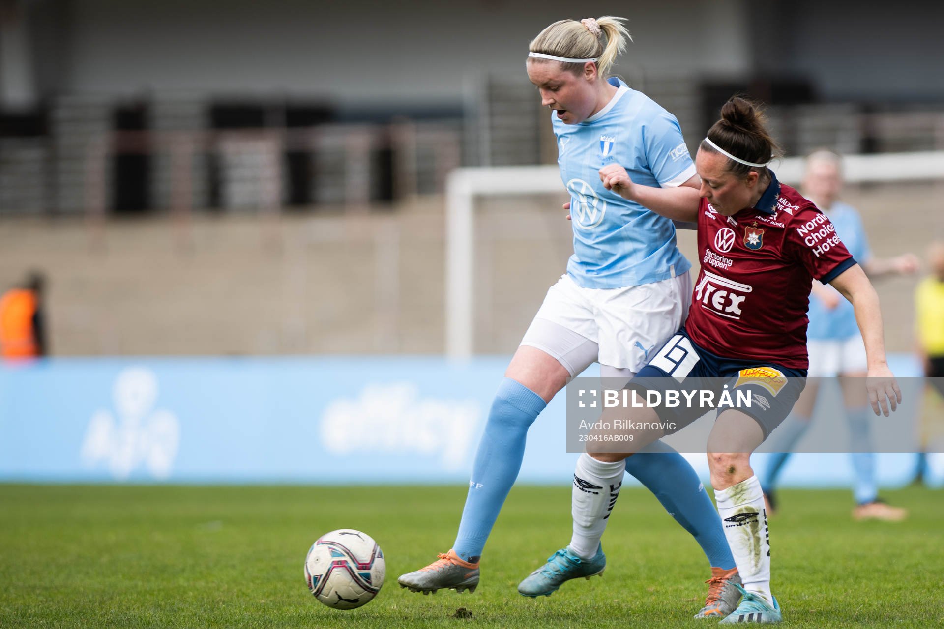 Malmö FFs Rebecka Holm och Örgrytes Linn Andersson
