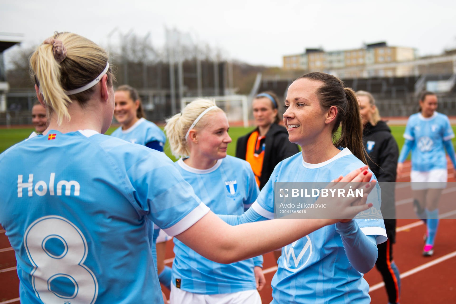 Malmö FFs Cornelia Lindgren och Rebecka Holm jublar