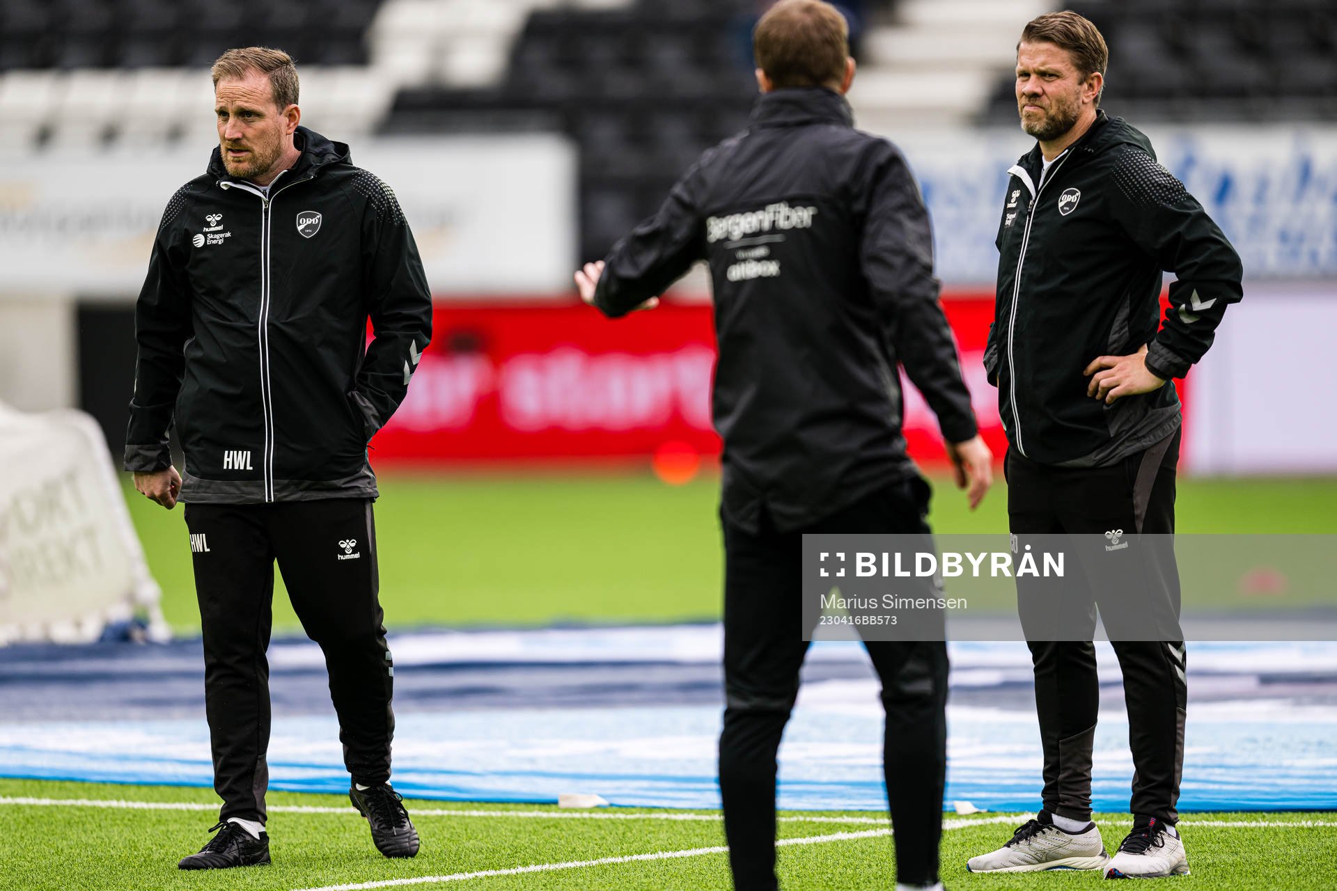 Håkon Wibe-Lund, assistant coach of Odd, and Pål Arne Paco Johansen, head coach of Odd, the Eliteserien match between Odd and Brann on April 16, 2023 in Skien.