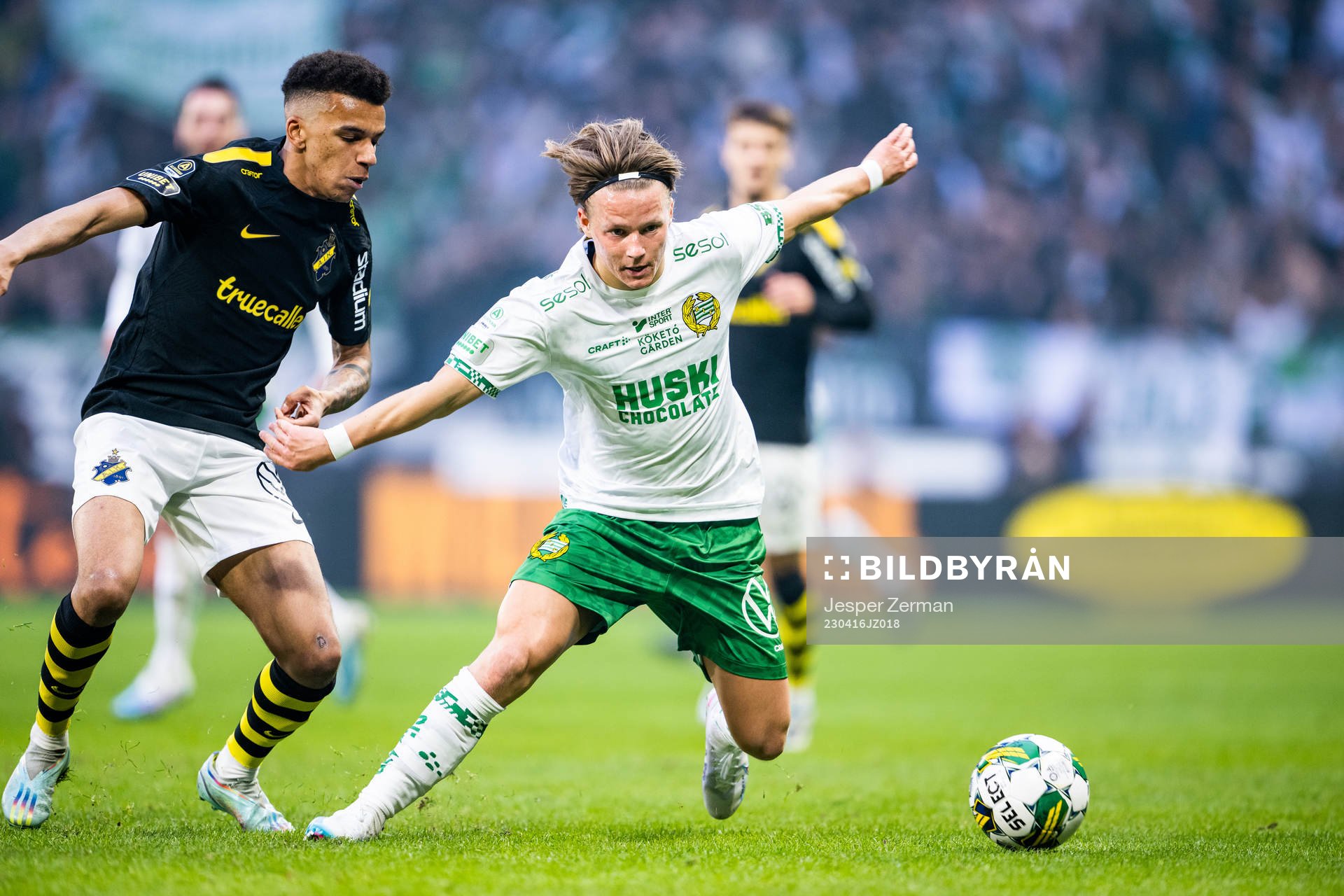 AIKs Rui Modesto och Hammarbys August Mikkelsen