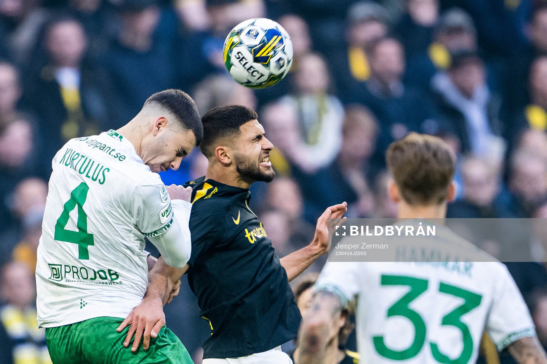 Hammarbys Edvin Kurtulus och AIKs Omar Faraj