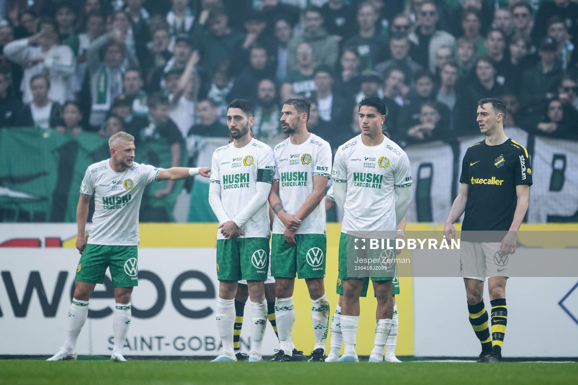 Hammarbys Nahir Besara, Loret Sadiku och Jusef Erabi