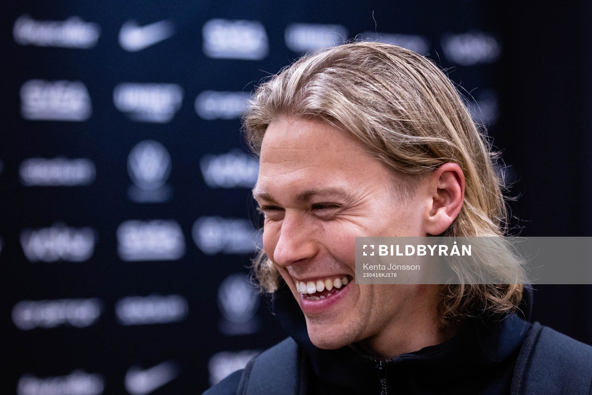 s Viktor Fischer
