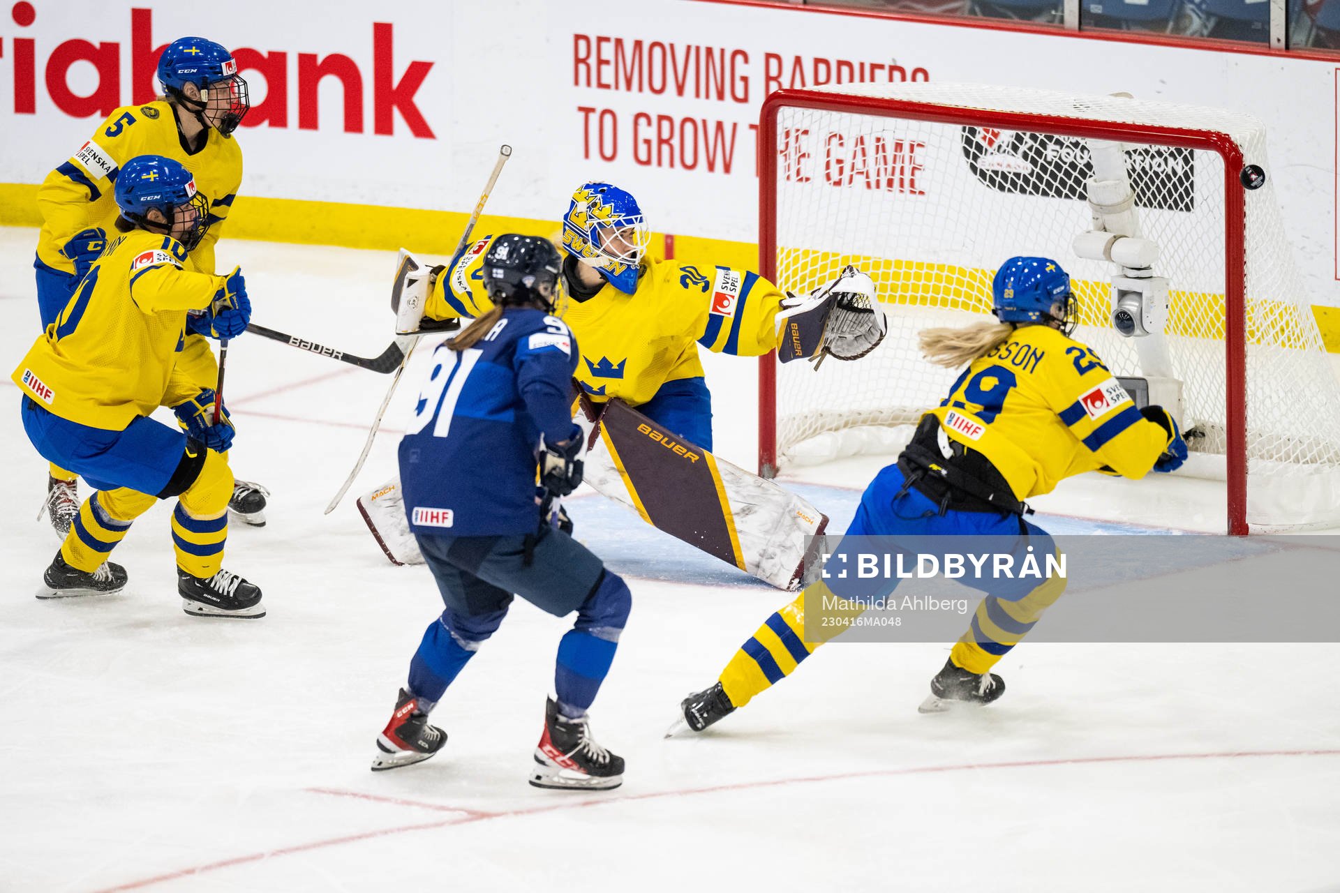 Nathalie Lidman, Annie Silén, goaltender Emma Söderberg