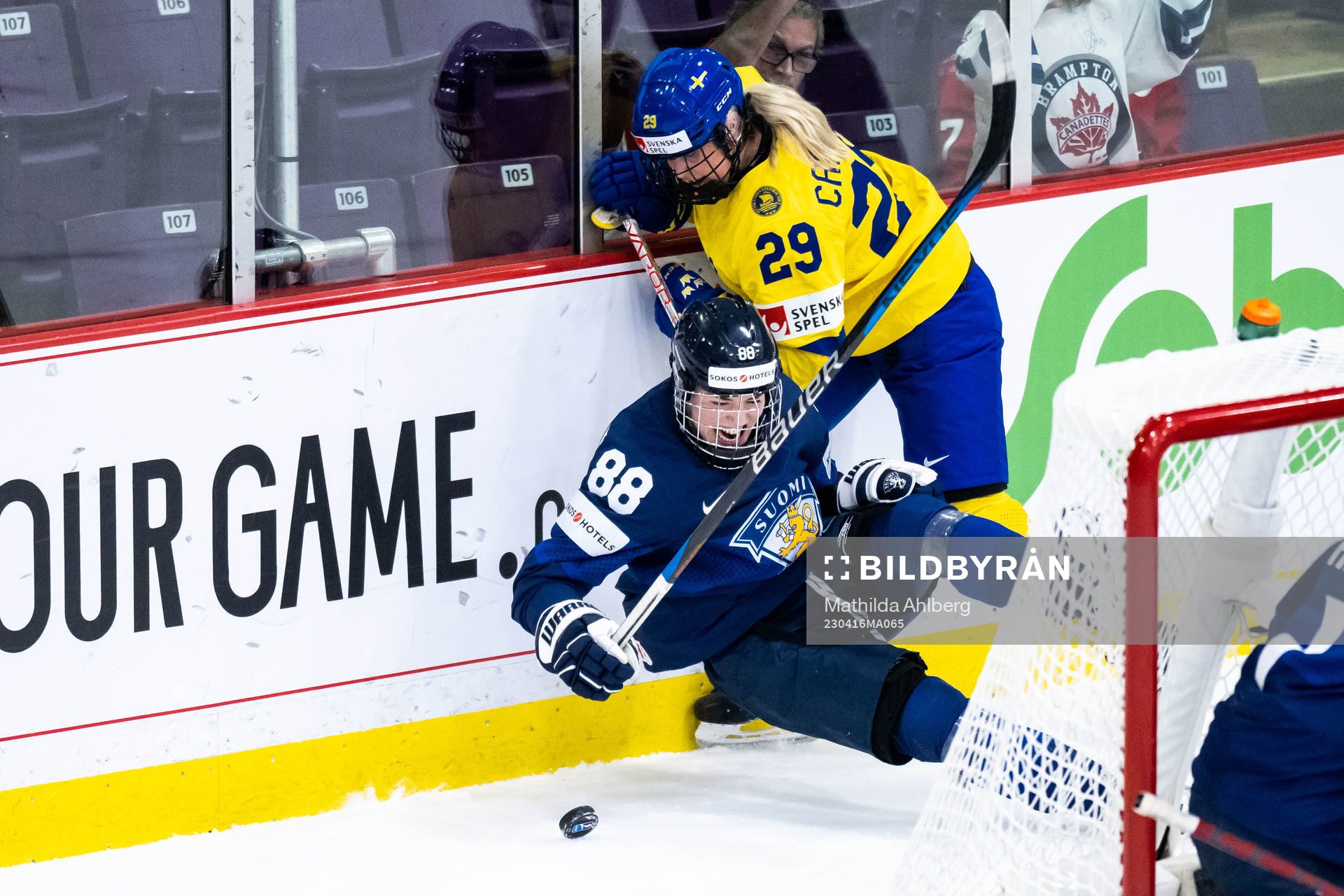 Ronja Savolainen of Finland and Olivia Carlsson of Sweden
