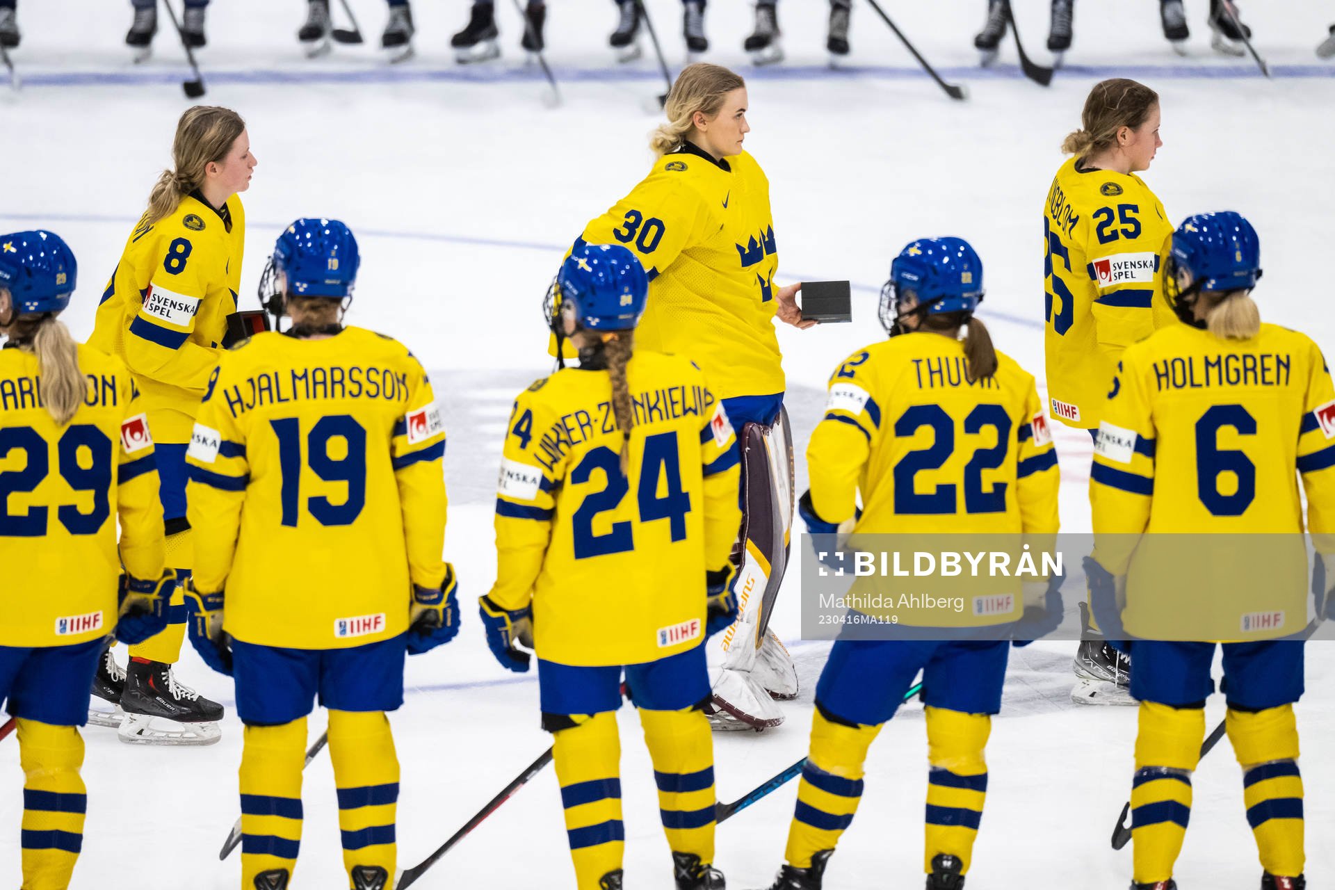 Hilda Svensson, goaltender Emma Söderberg and Lina