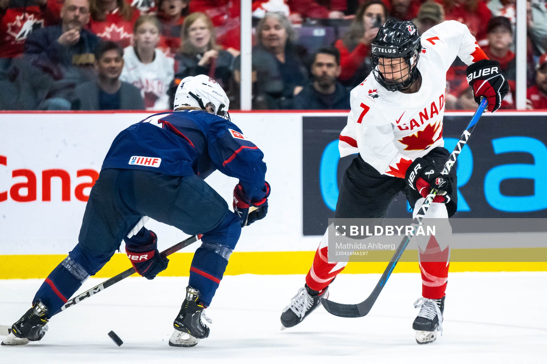 Caroline Harvey of USA and Laura Stacey of Canada