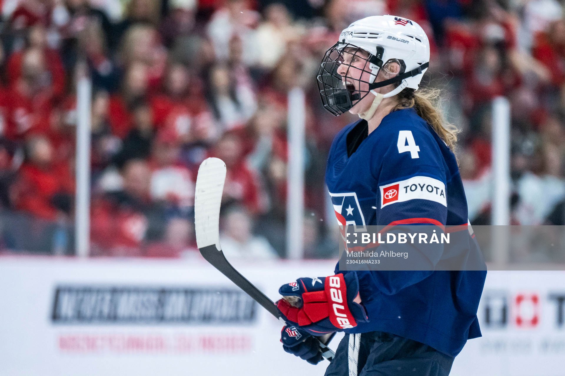 Caroline Harvey of USA celebrates