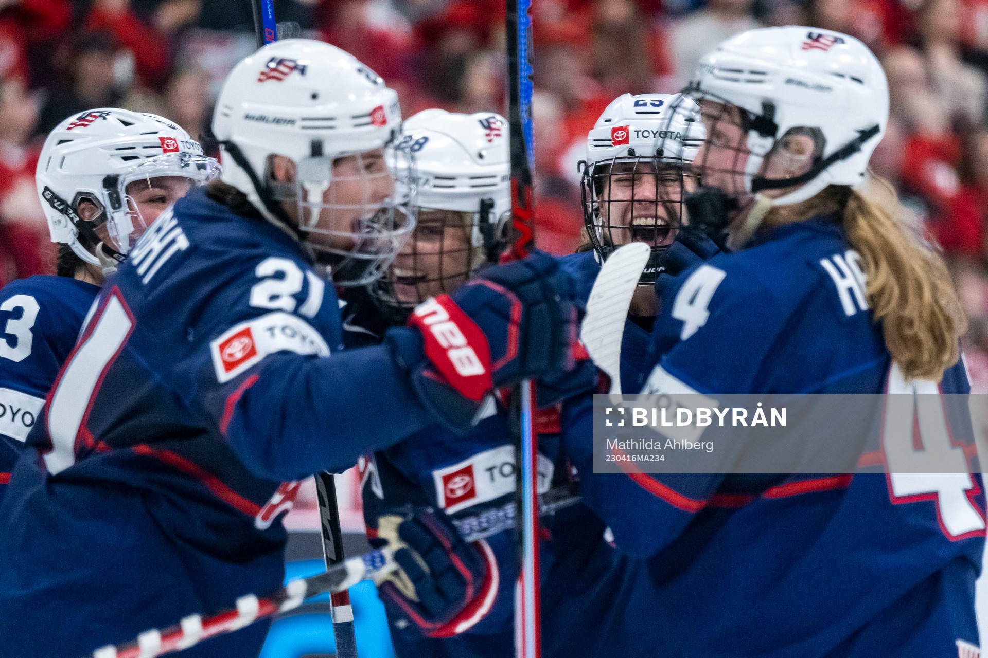 Alex Carpenter of USA celebrates