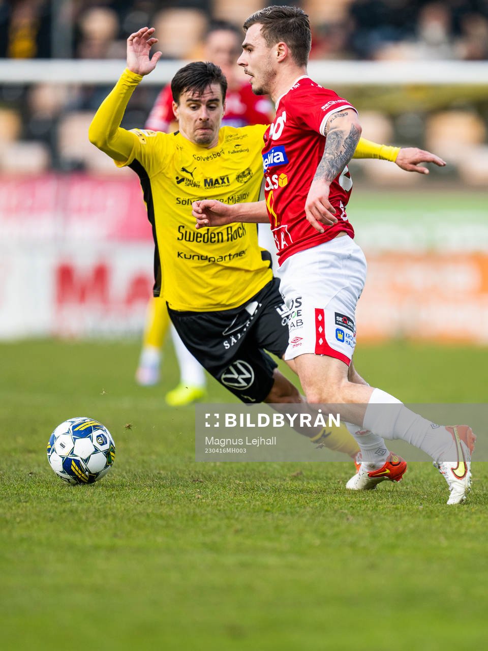 Degerfors Damjan Pavlovic och Mjällbys Jesper Gustavsson