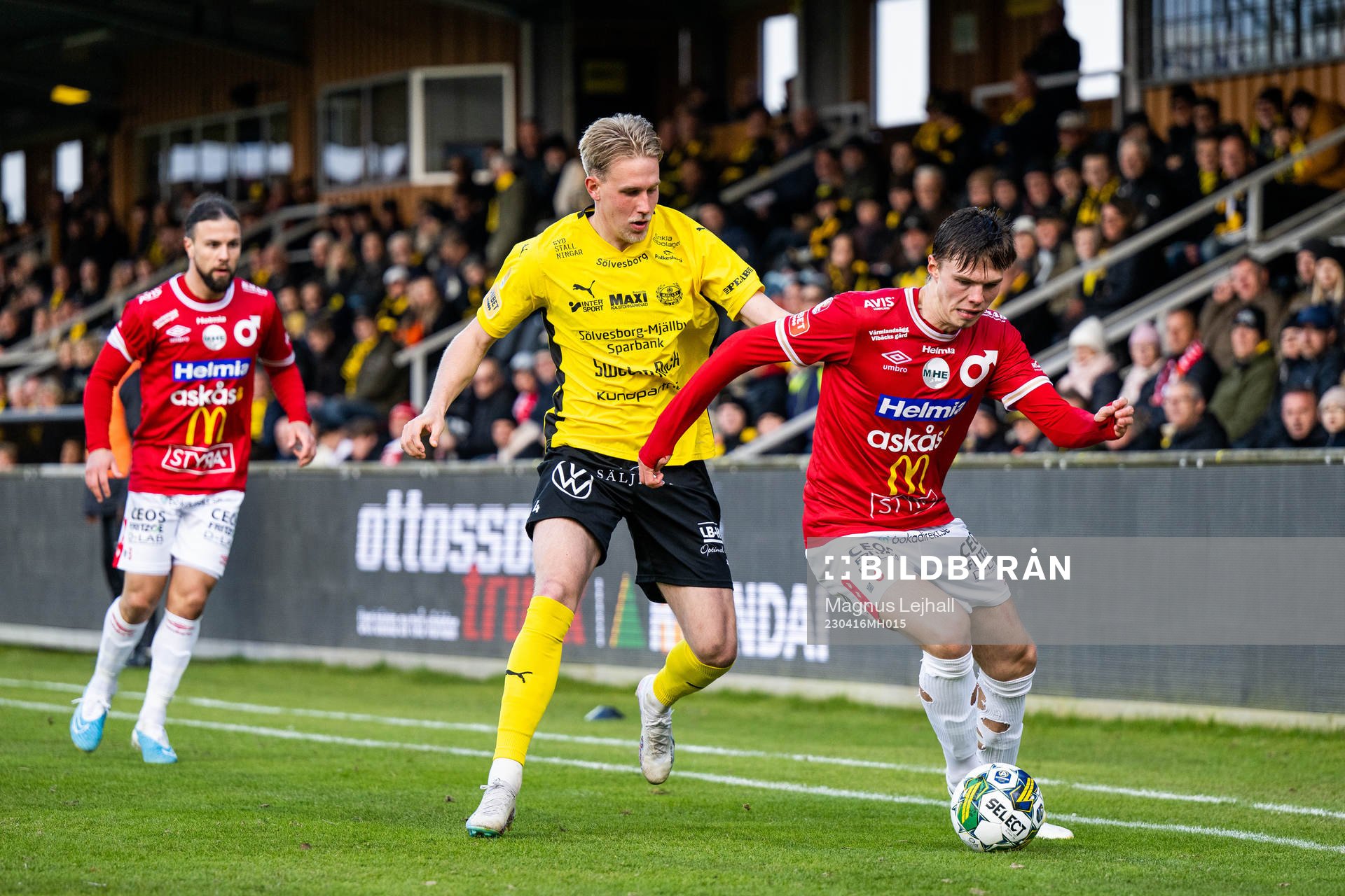 Mjällbys Herman Johansson och Degerfors Oscar Wallin