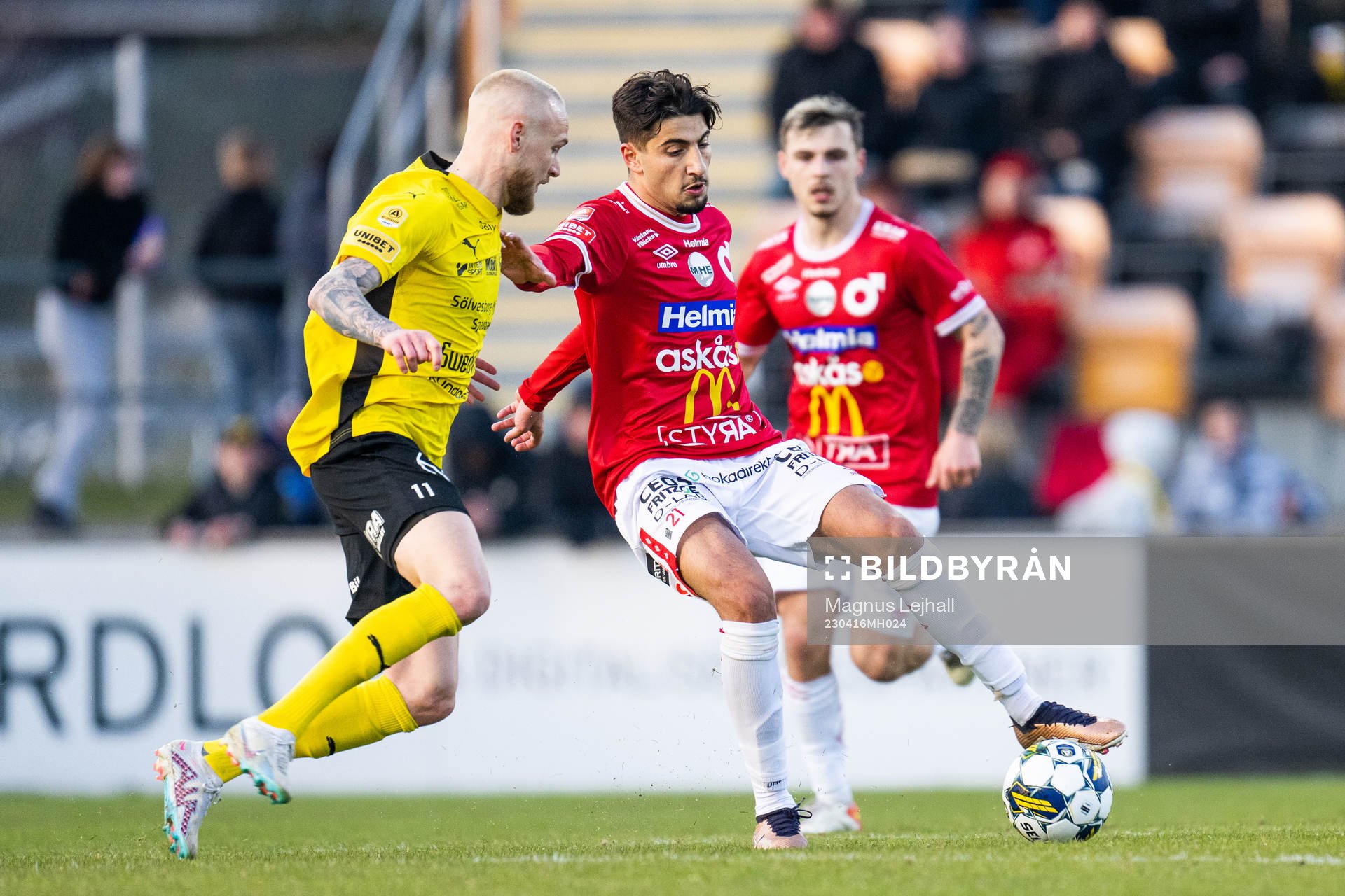 Degerfors Peter Gwargis och Mjällbys Adam Ståhl