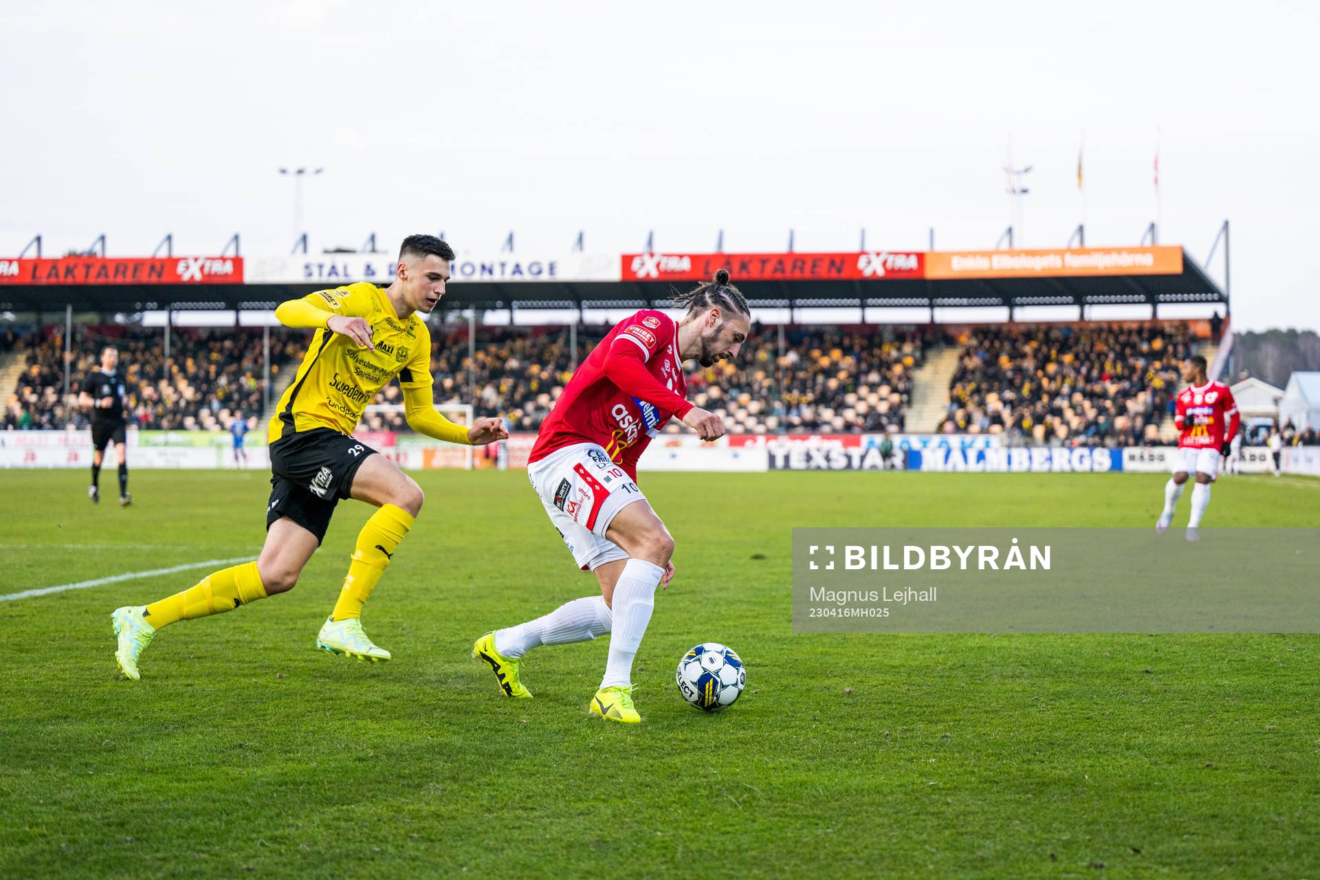 Mjällbys Noah Eile och Degerfors Dijan Vukojevic