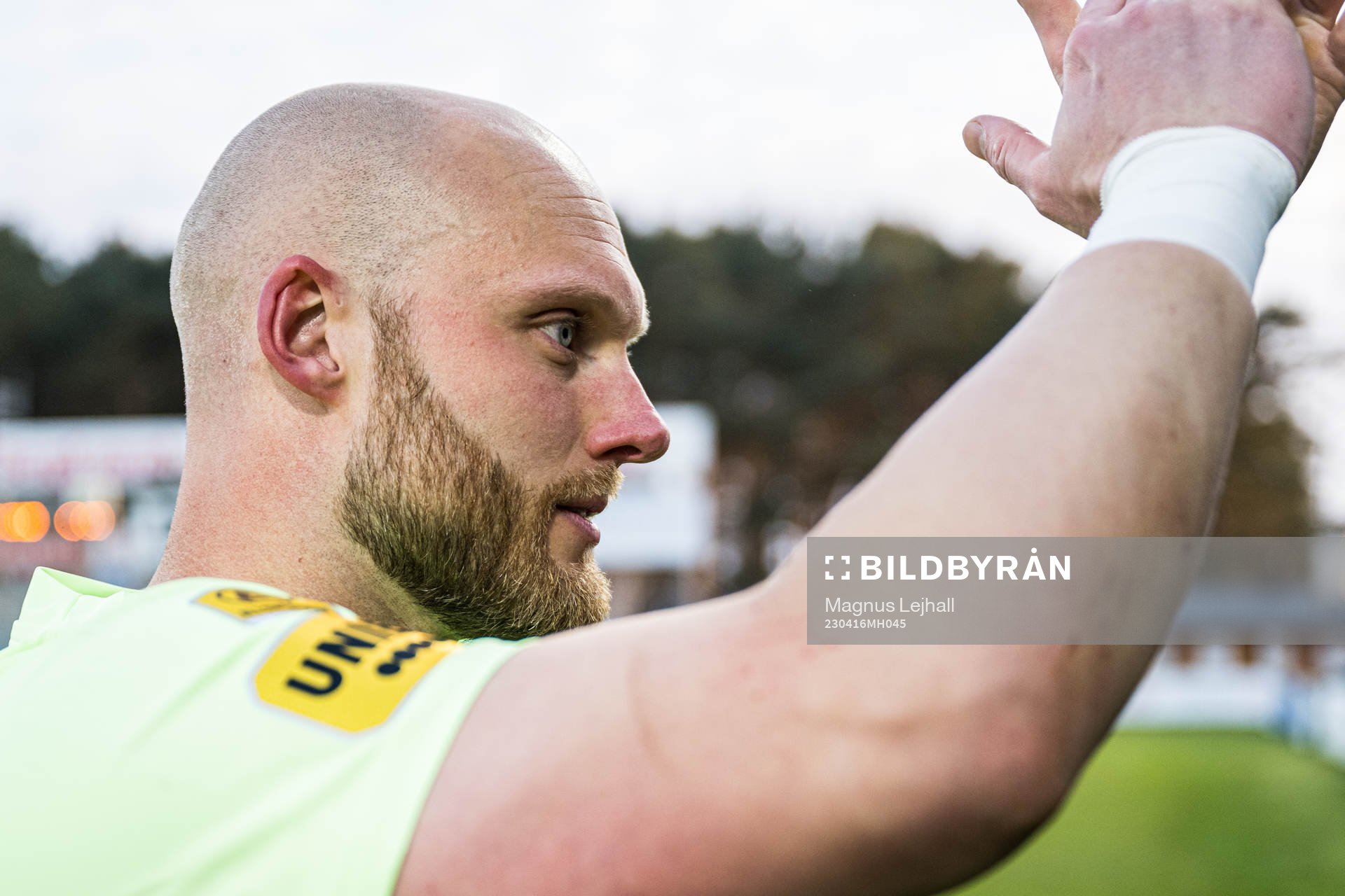 Mjällbys målvakt Alexander Lundin jublar