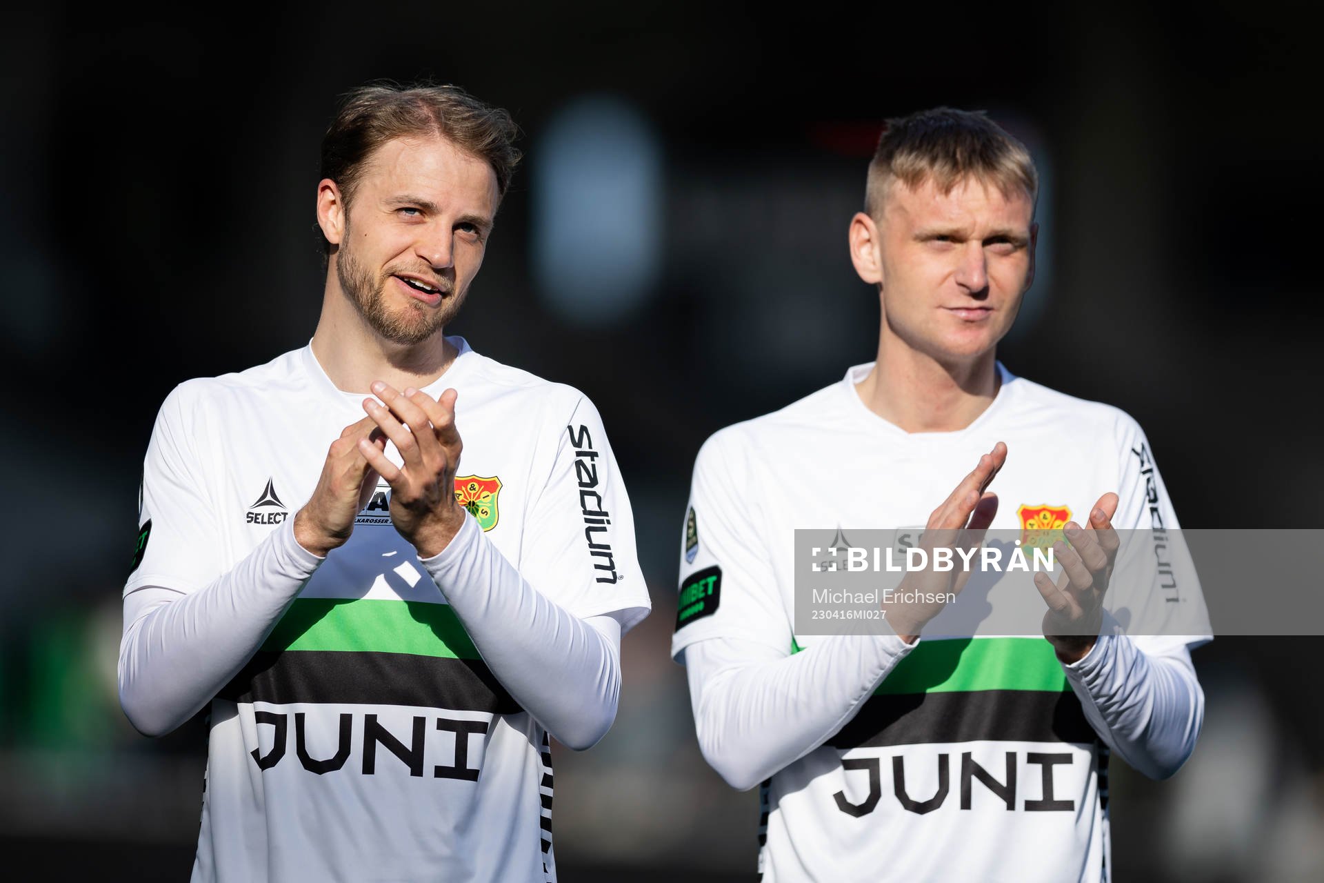 GAIS Gustav Lundgren och Joackim Åberg tackar publiken