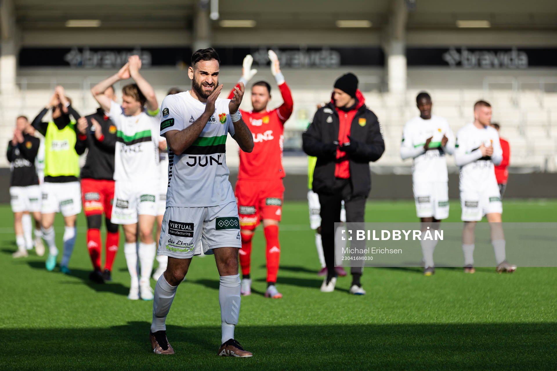 GAIS Mervan Celik tackar publiken