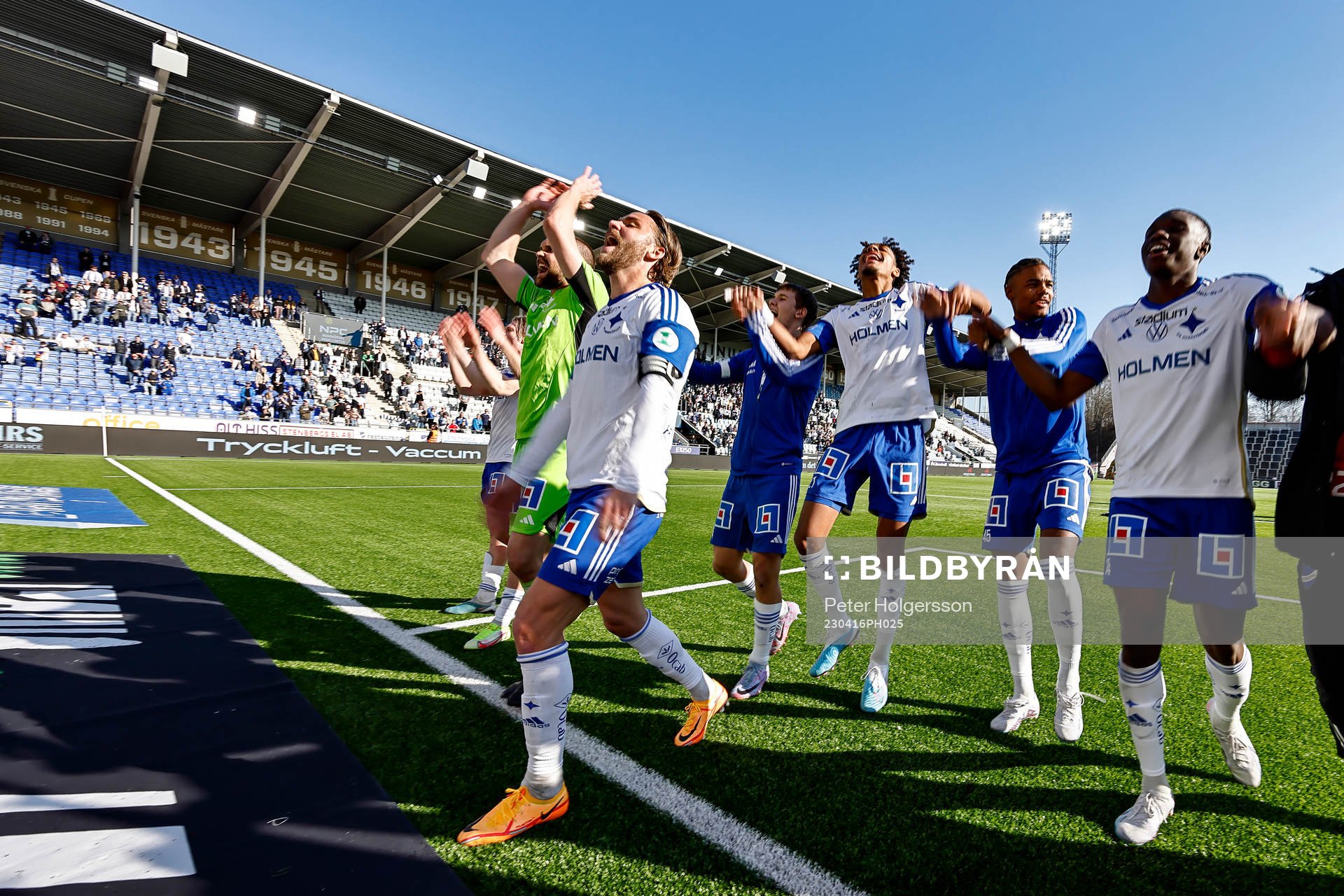IFK Norrköpings spelare jublar