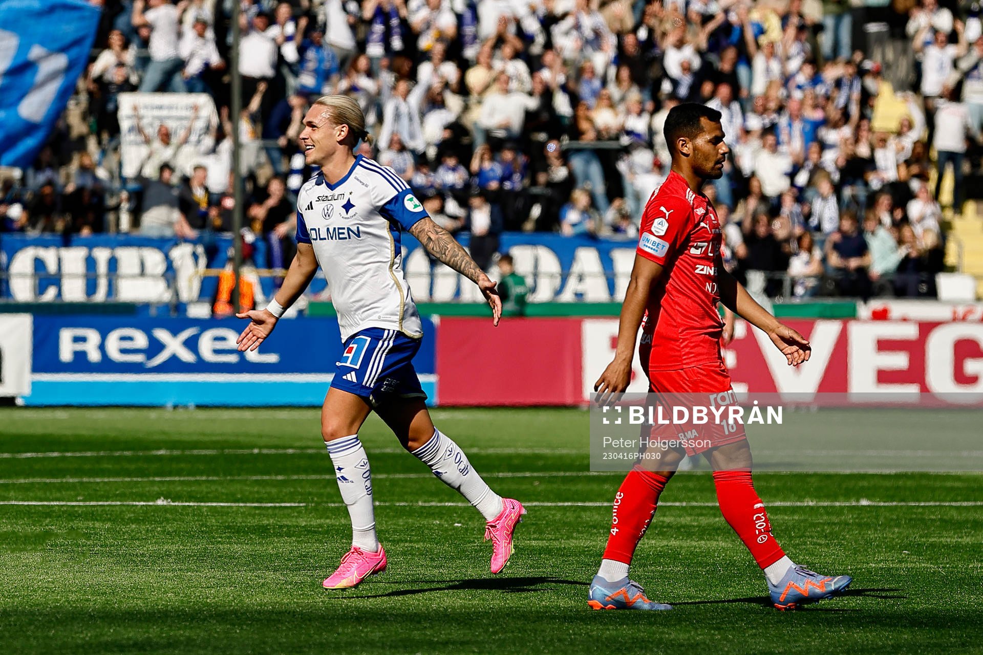 IFK Norrköpings Arnor Sigurdsson jublar medan Värnamos