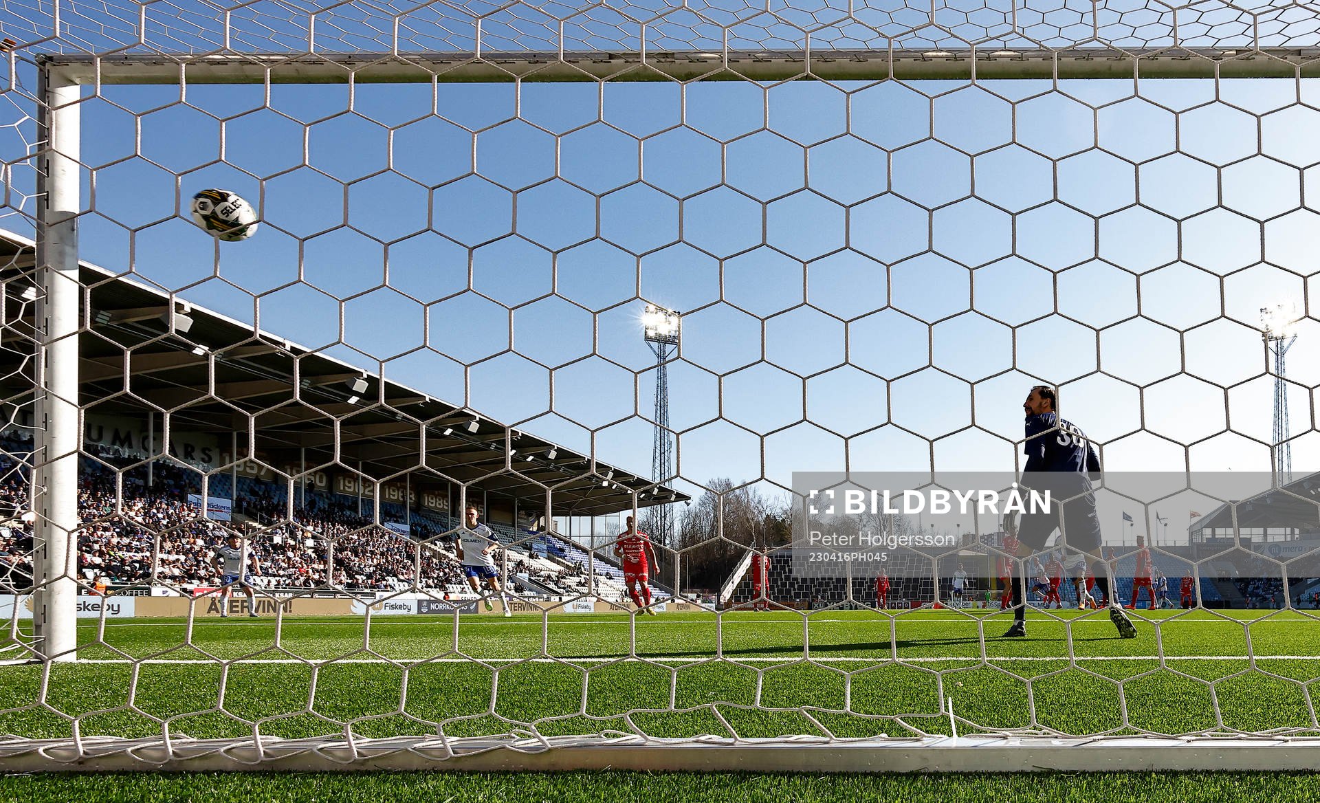 Mål 2-1 av IFK Norrköpings Arnor Sigurdsson förbi