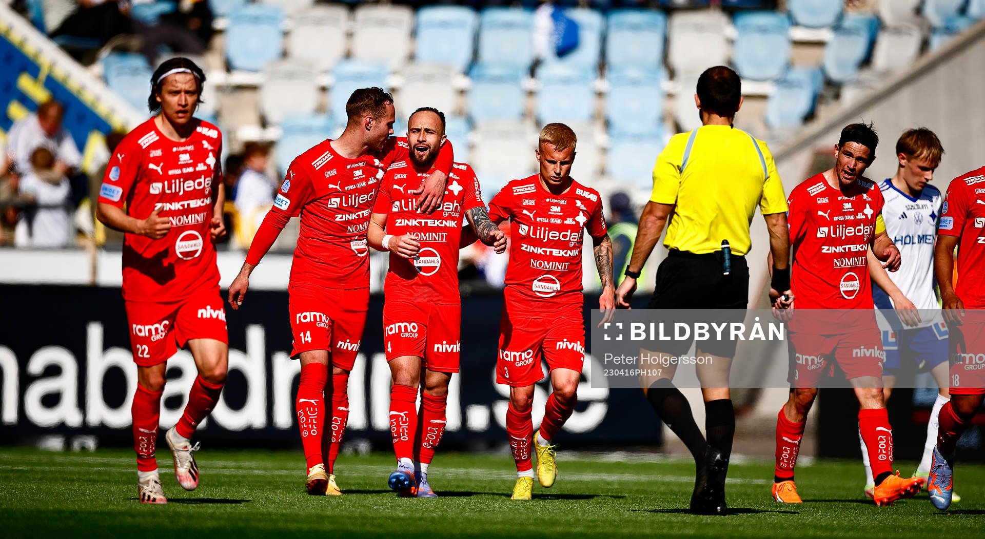 Värnamos spelare jublar