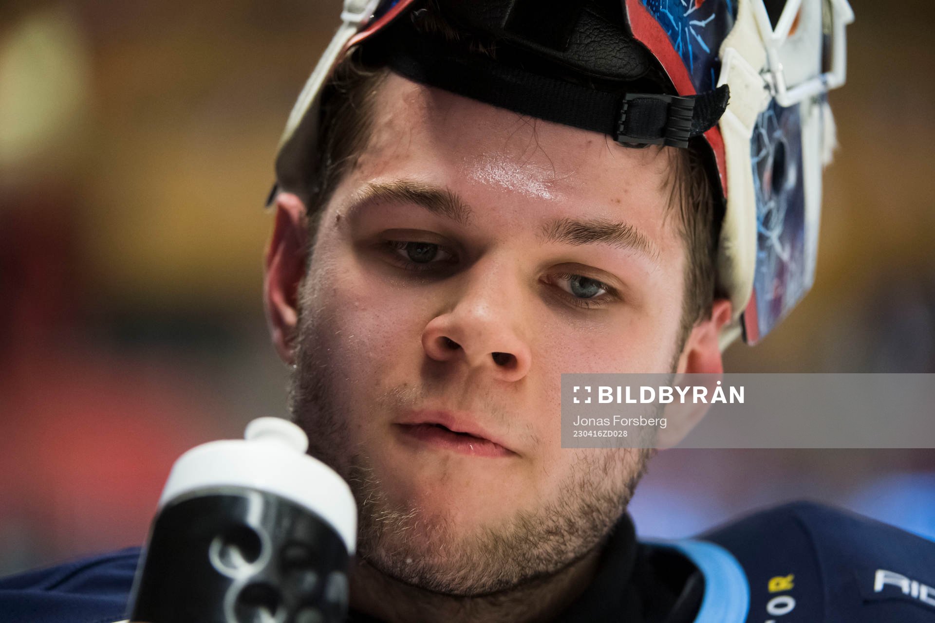 Djurgårdens målvakt Teodor Munther deppar