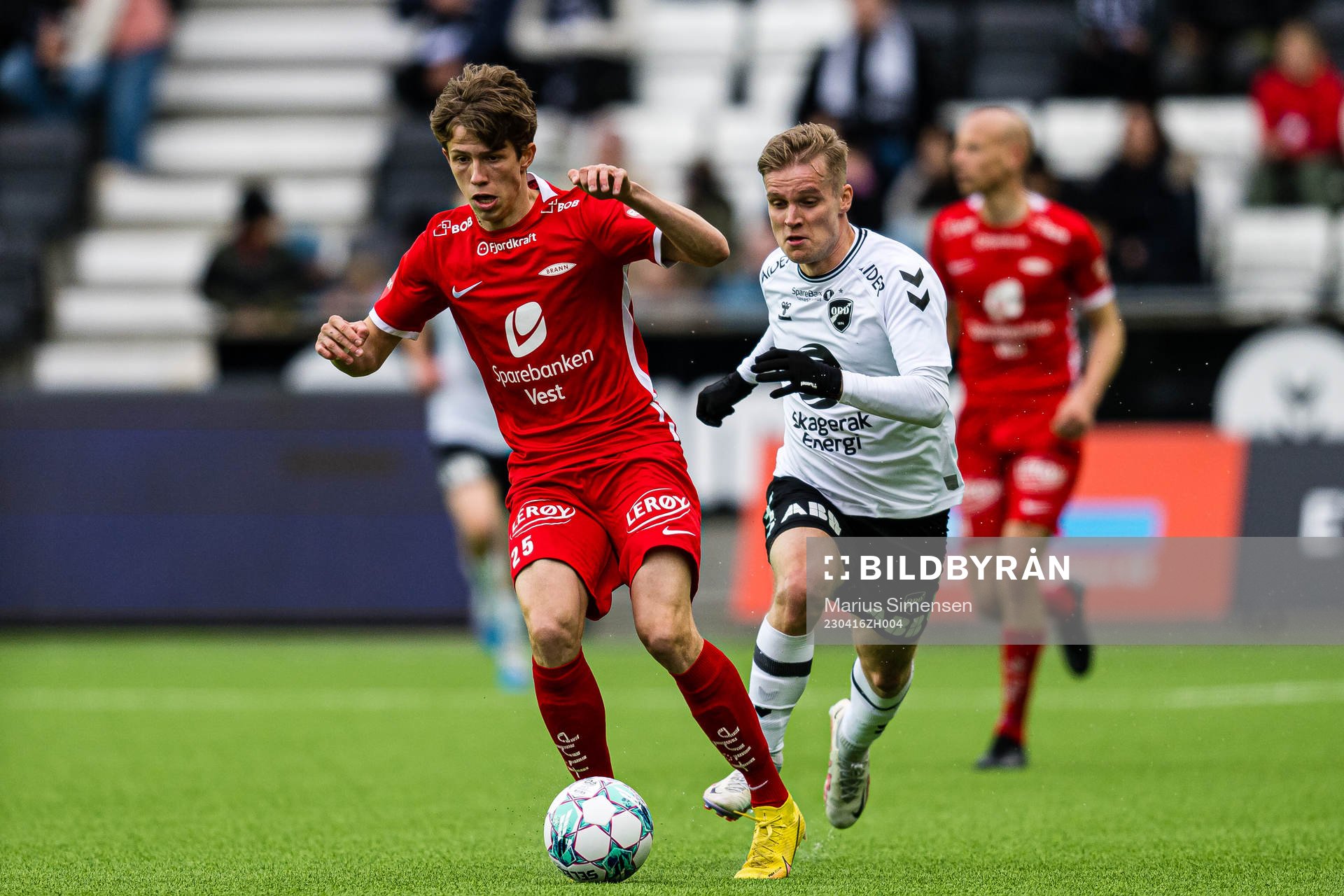 Niklas Jensen Wassberg of Brann and Mikael Norø Ingebrigtsen of Odd during the Eliteserien match between Odd and Brann on April 16, 2023 in Skien.