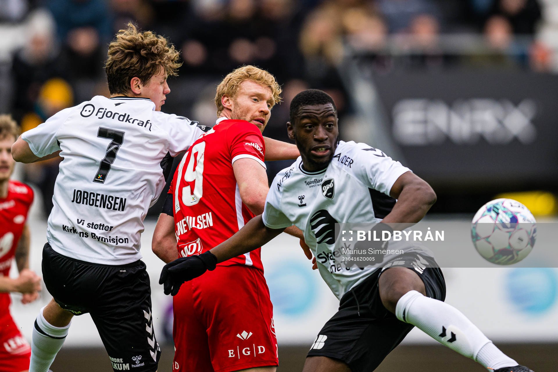 Sivert Heltne Nilsen of Brann and Solomon Owusu of Odd