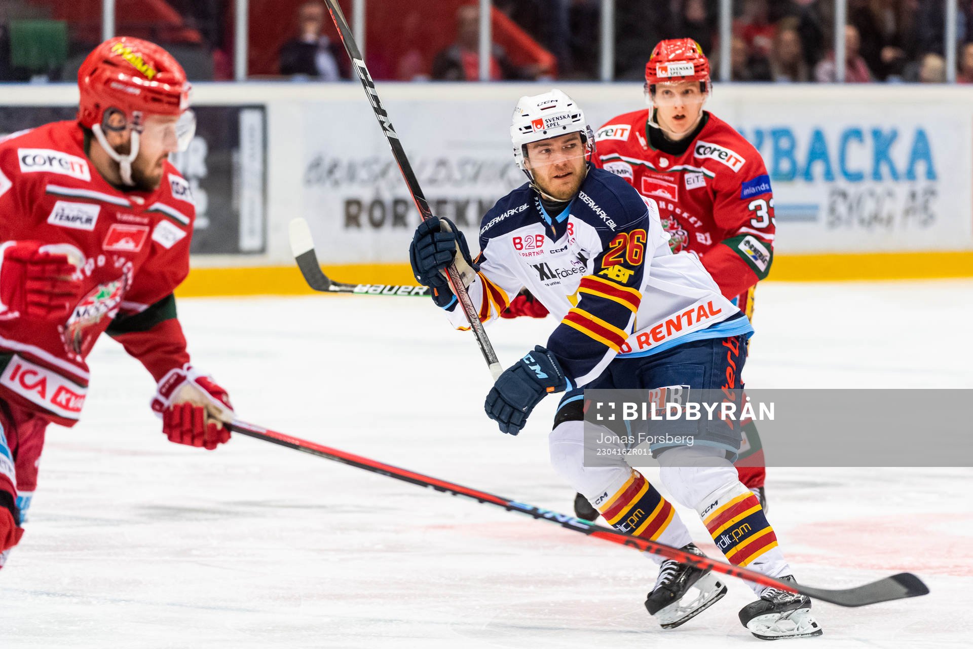 Djurgårdens Emil Berglund och Modos Daniel Mannberg