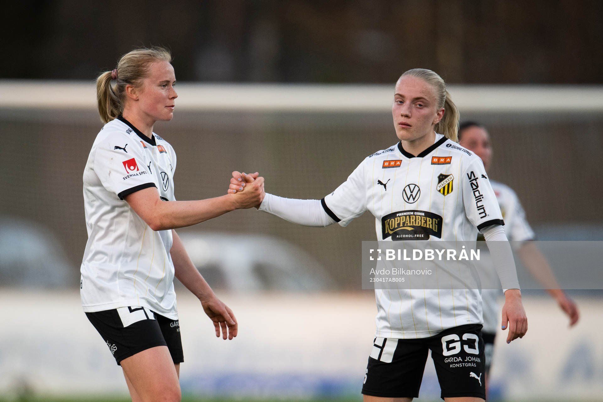 Häckens Julie Blakstad och Anna Sandberg