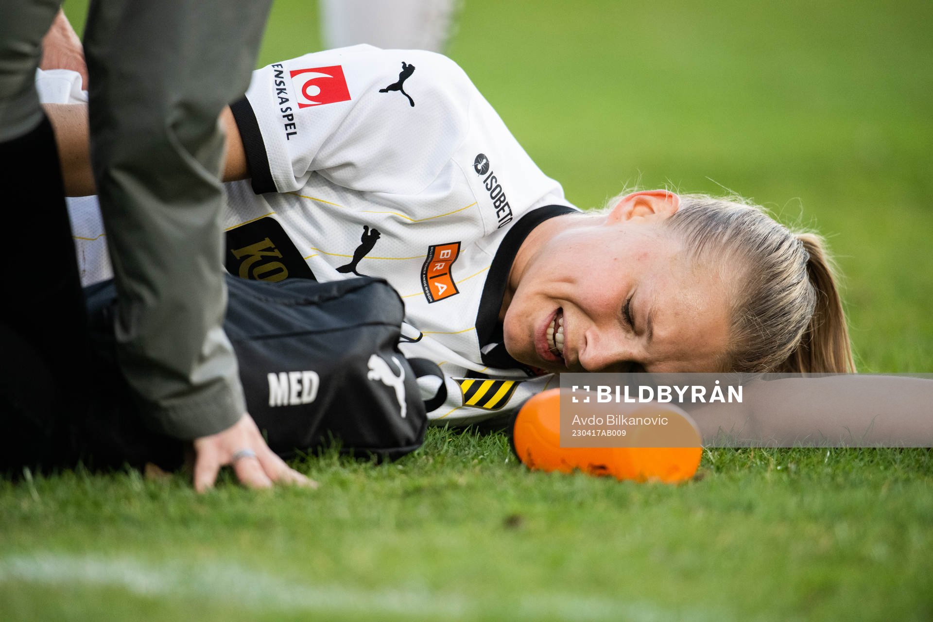 Häckens Stine Larsson har ont