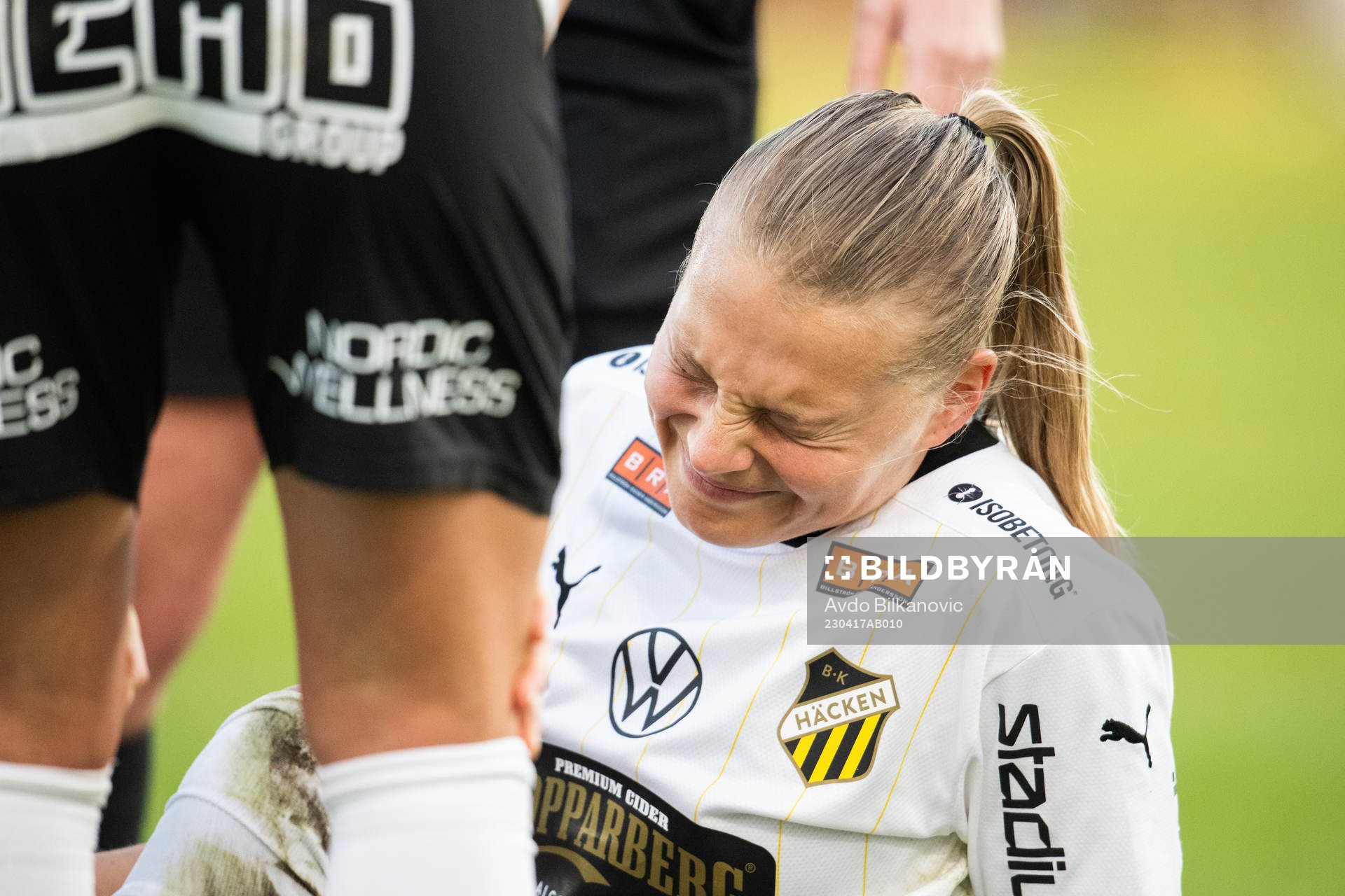Häckens Stine Larsson har ont