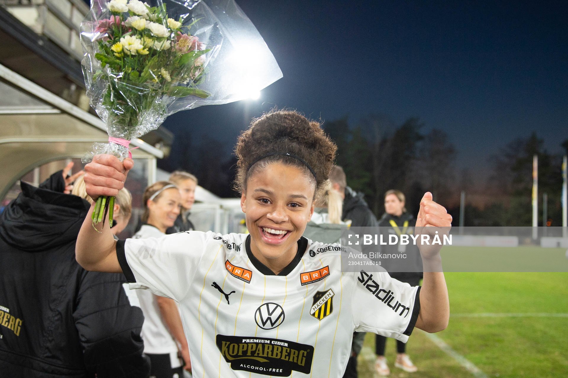 Häckens Felicia Schröder jublar