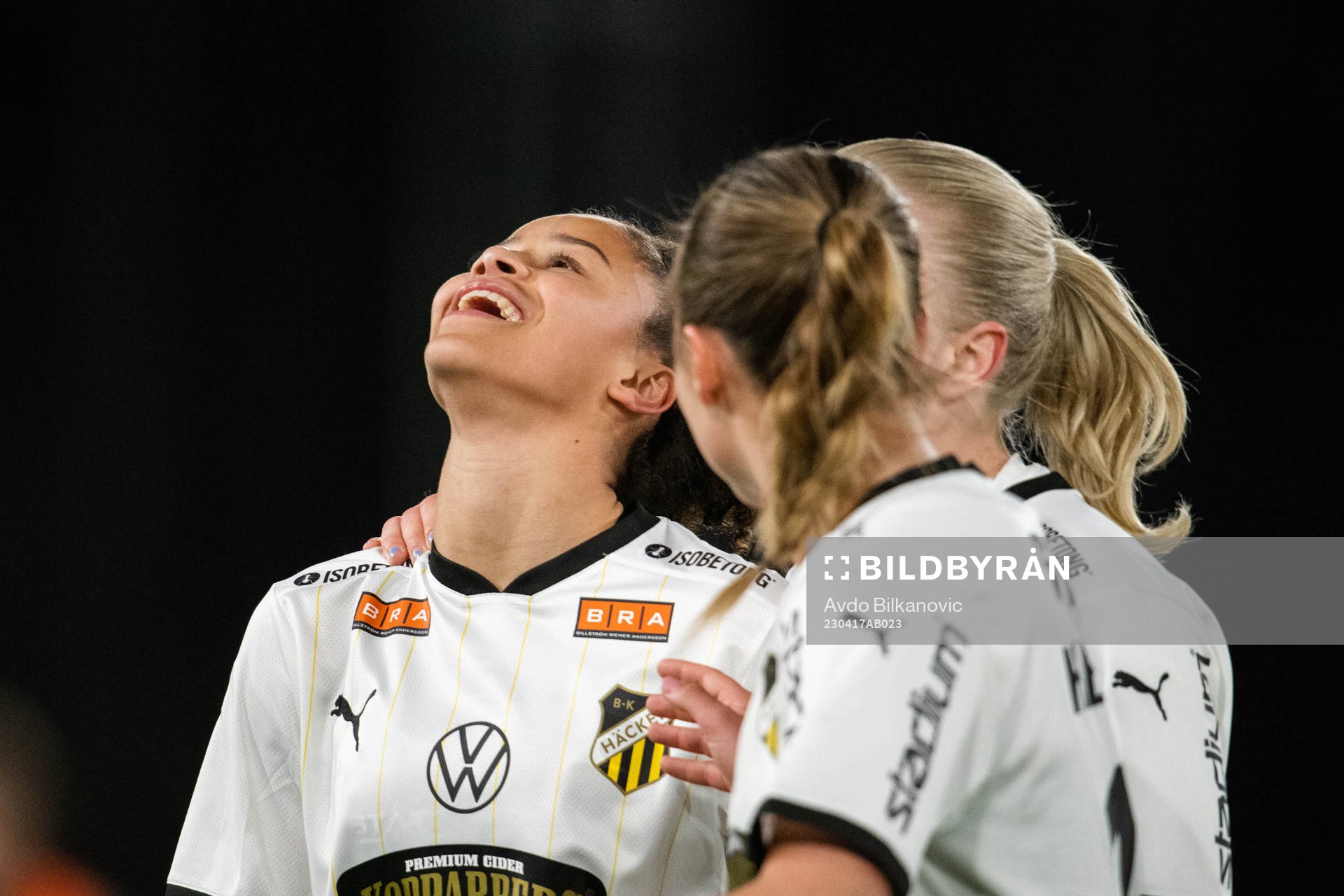 Häckens Felicia Schröder jublar